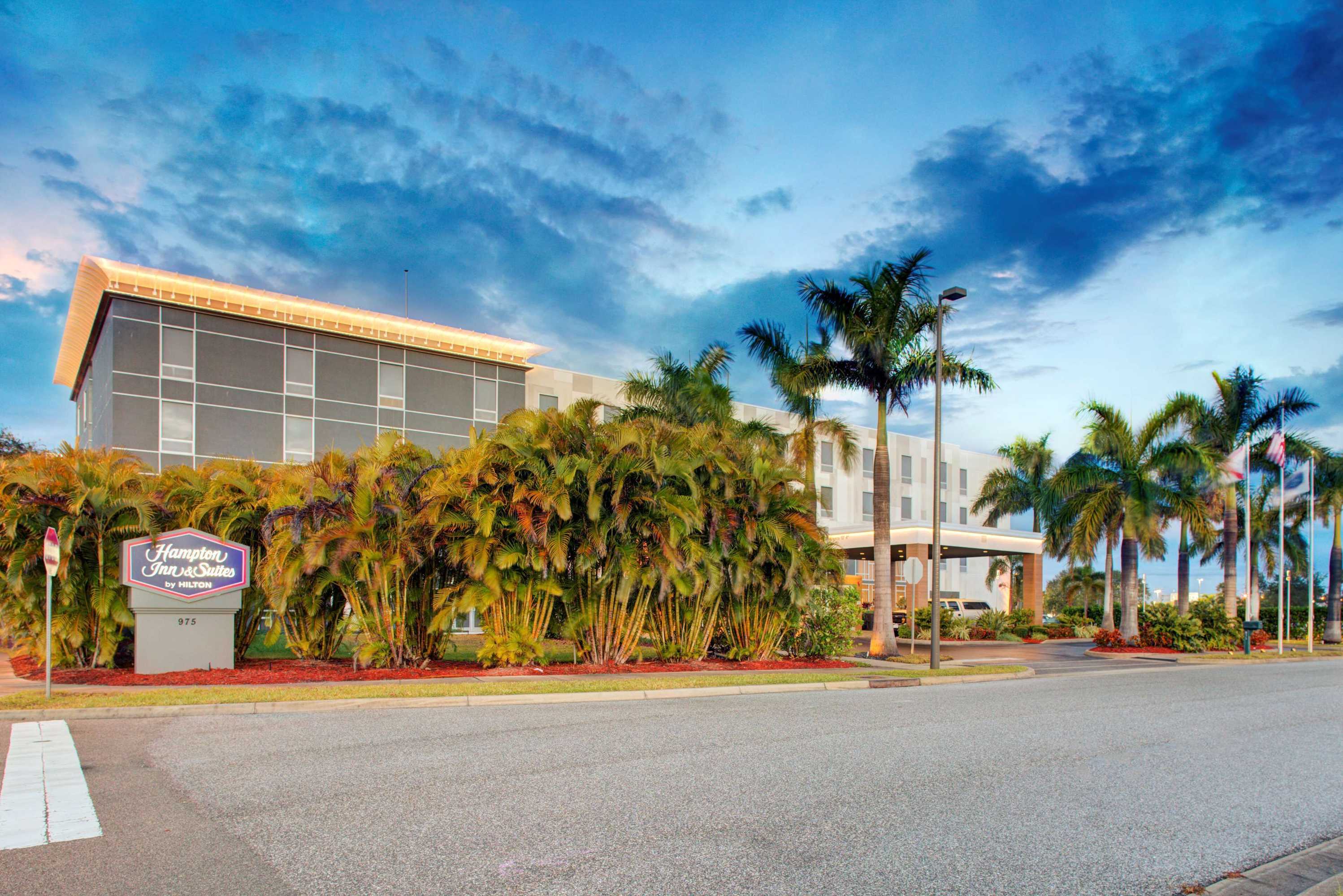 Gift card for Hampton Inn & Suites Sarasota/bradenton-Airport, FL Gift card for Hampton Inn & Suites Sarasota/bradenton-Airport, FL