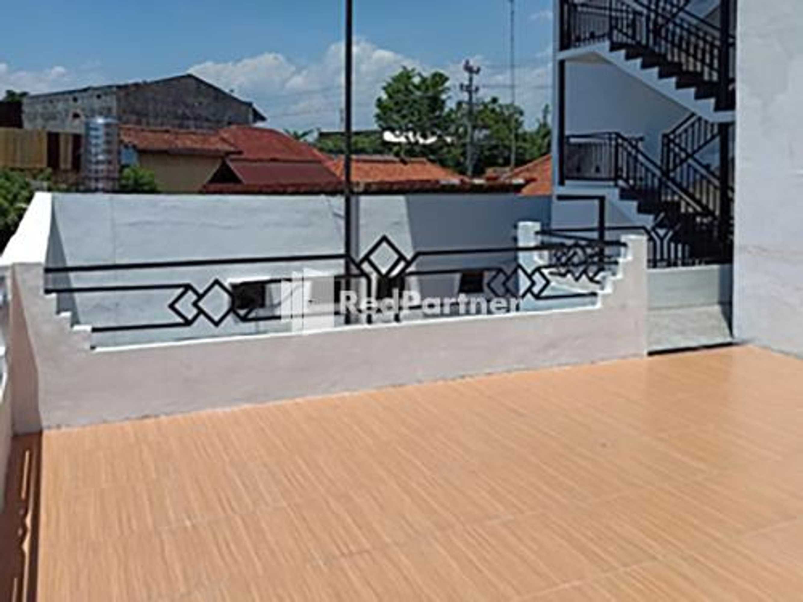 Gift card for Hotel Trikatu Kendal Near Taman Kota Weleri Mitra Reddoorz Gift card for Hotel Trikatu Kendal Near Taman Kota Weleri Mitra Reddoorz