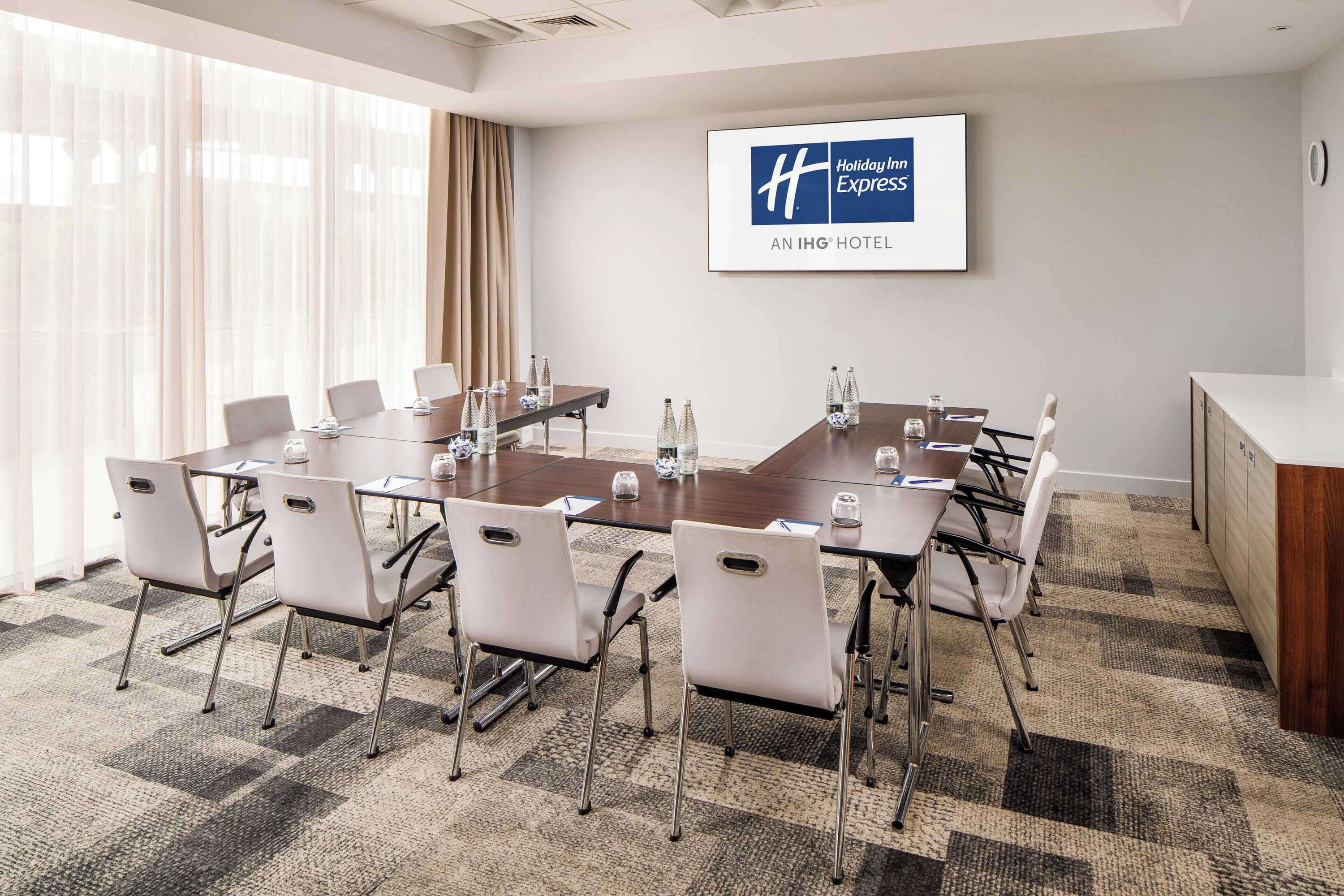 Gift card for Holiday Inn Express London - Excel Gift card for Holiday Inn Express London - Excel