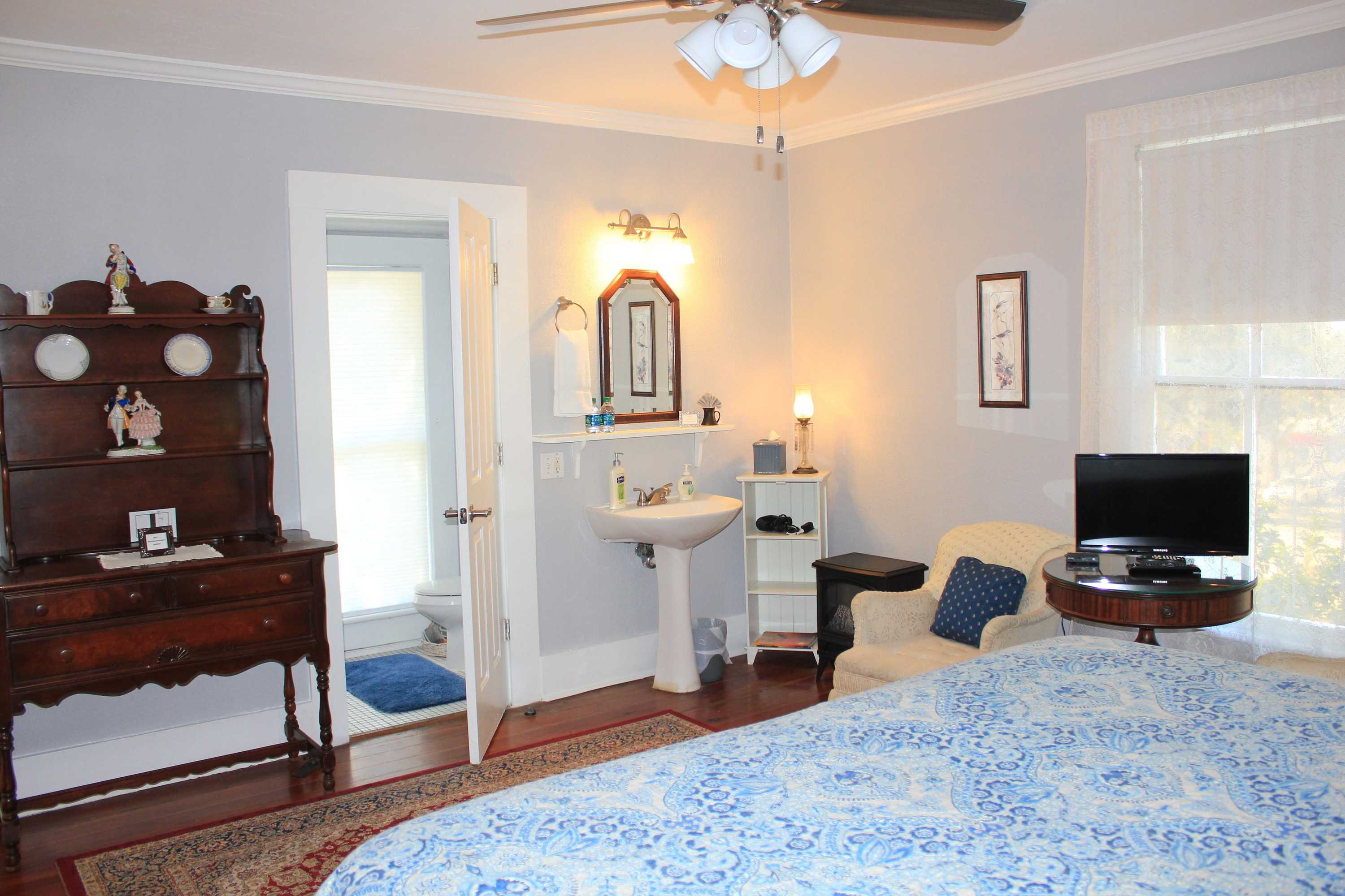 Gift card for Mount Dora Historic Inn Gift card for Mount Dora Historic Inn