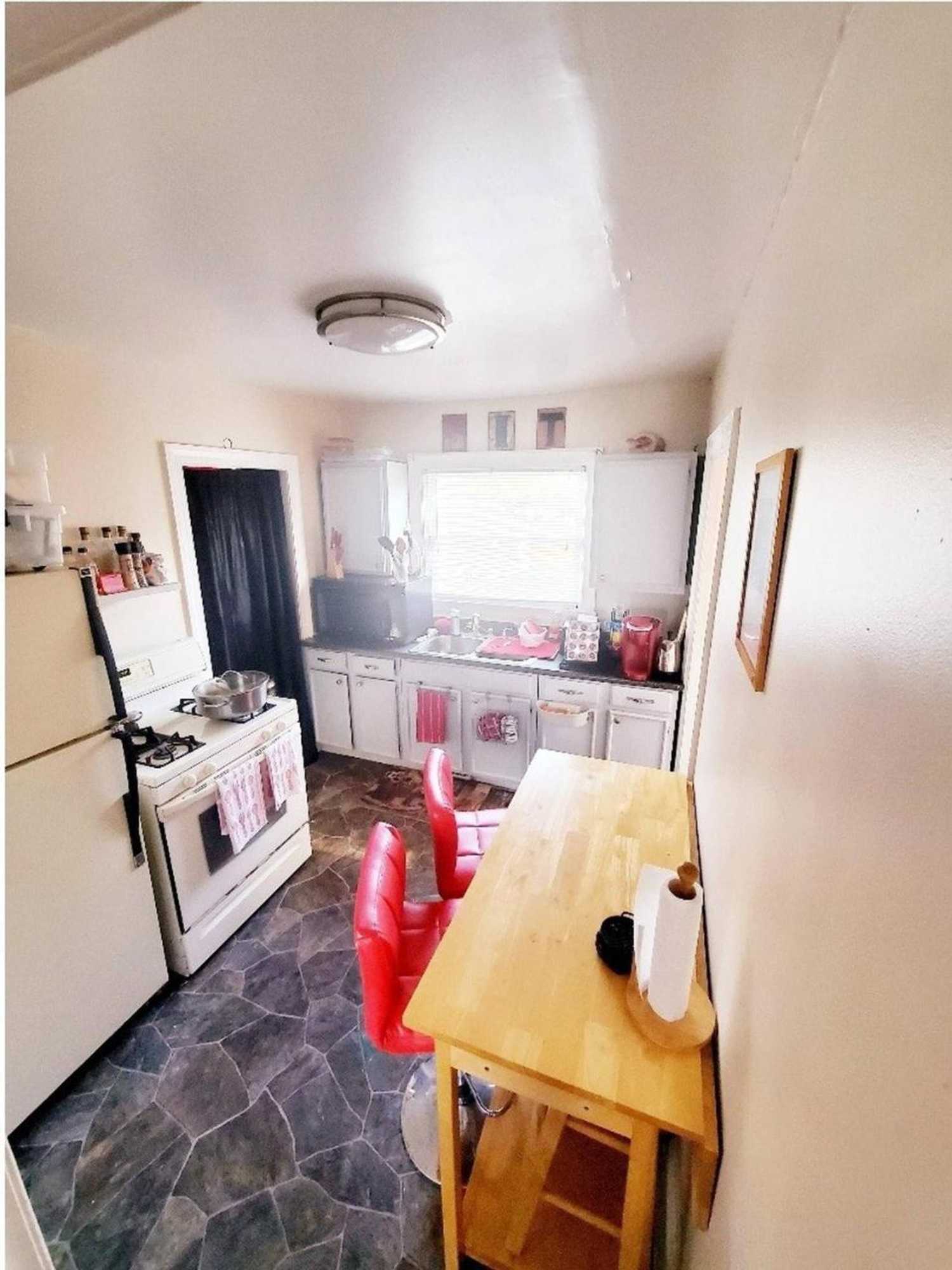 Gift card for Room-Yellow Rm Dover- Del State, Bayheal