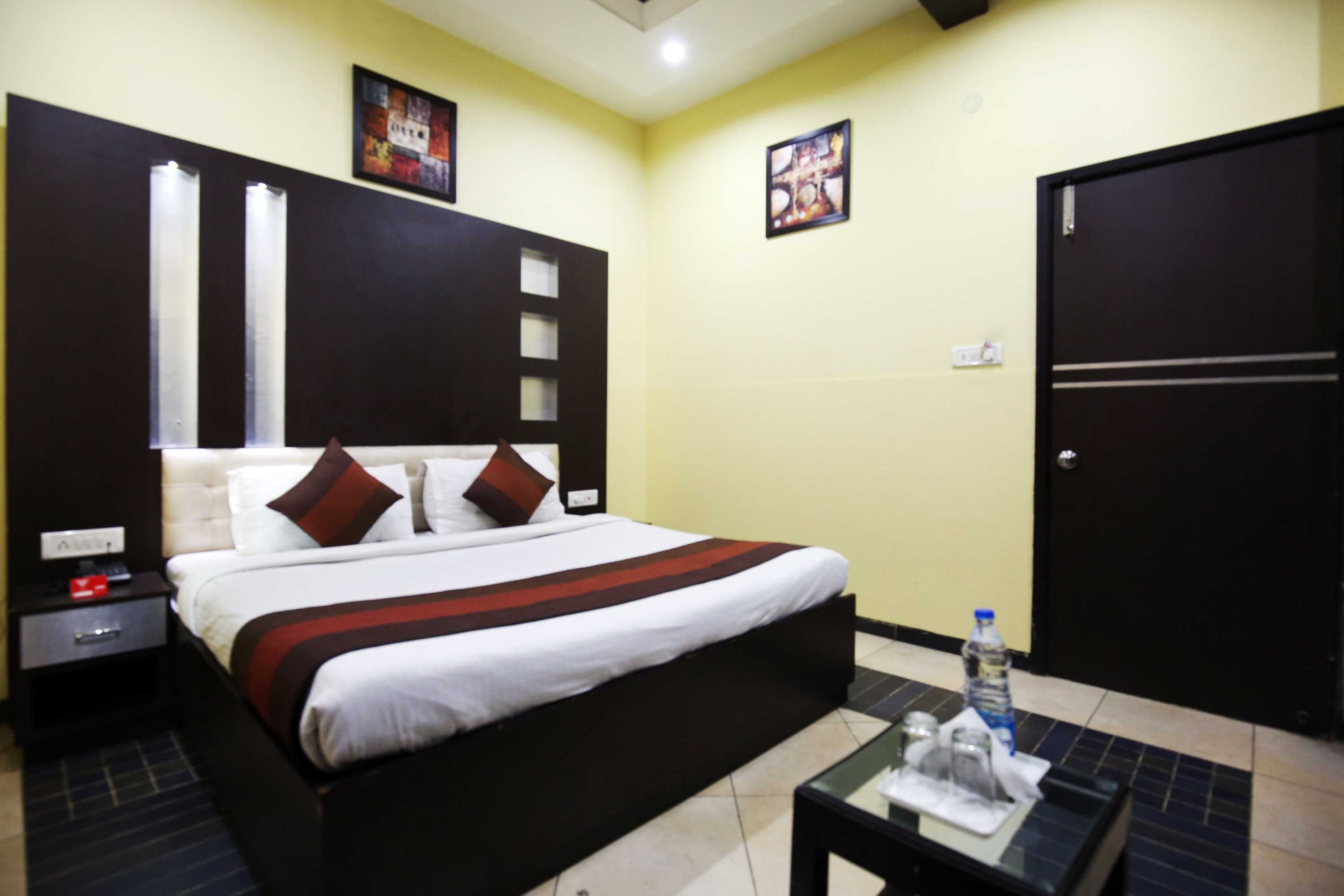 Gift card for Oyo 1673 Hotel MM Yellowuds Gift card for Oyo 1673 Hotel MM Yellowuds
