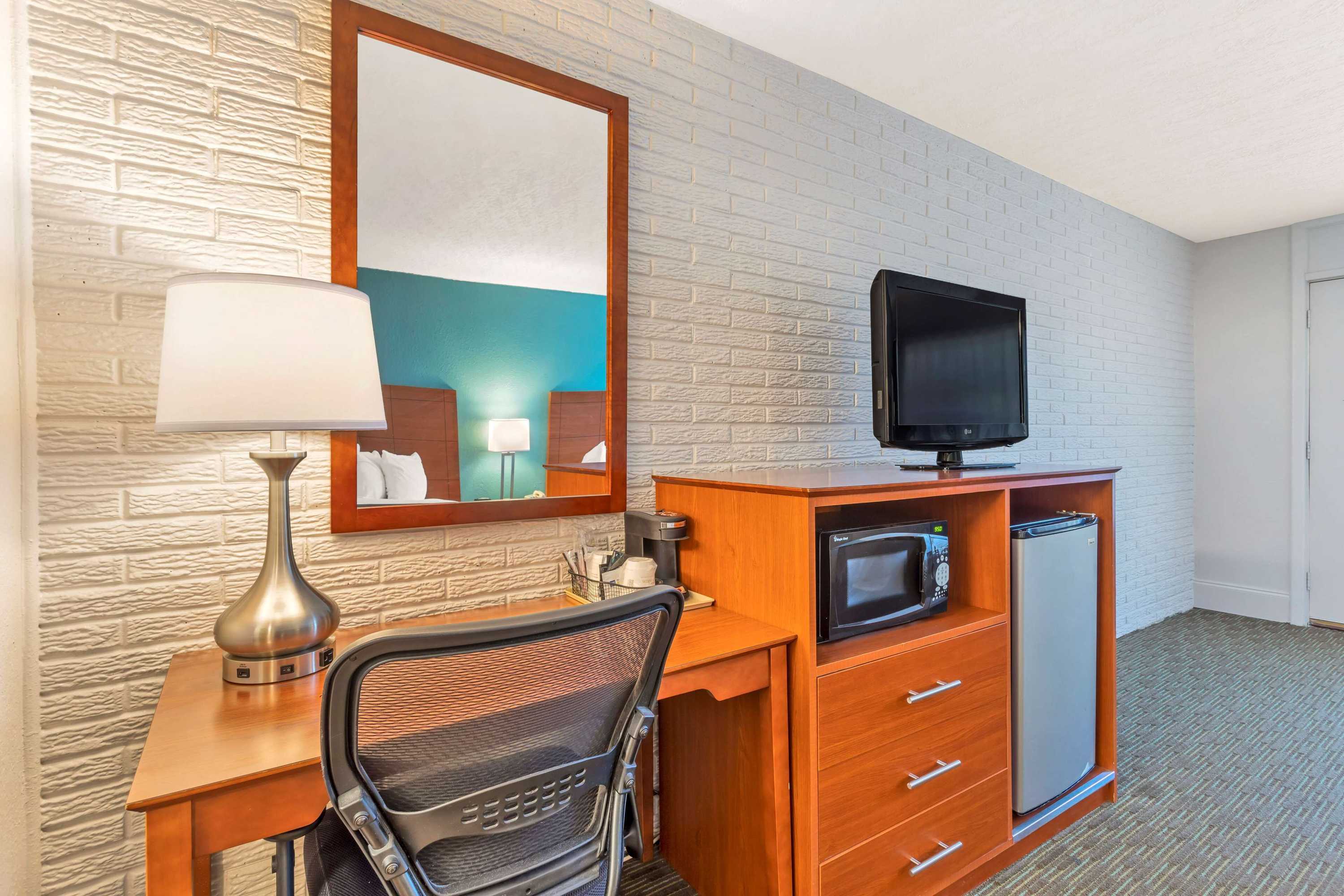 Gift card for Best Western Hendersonville Inn Gift card for Best Western Hendersonville Inn