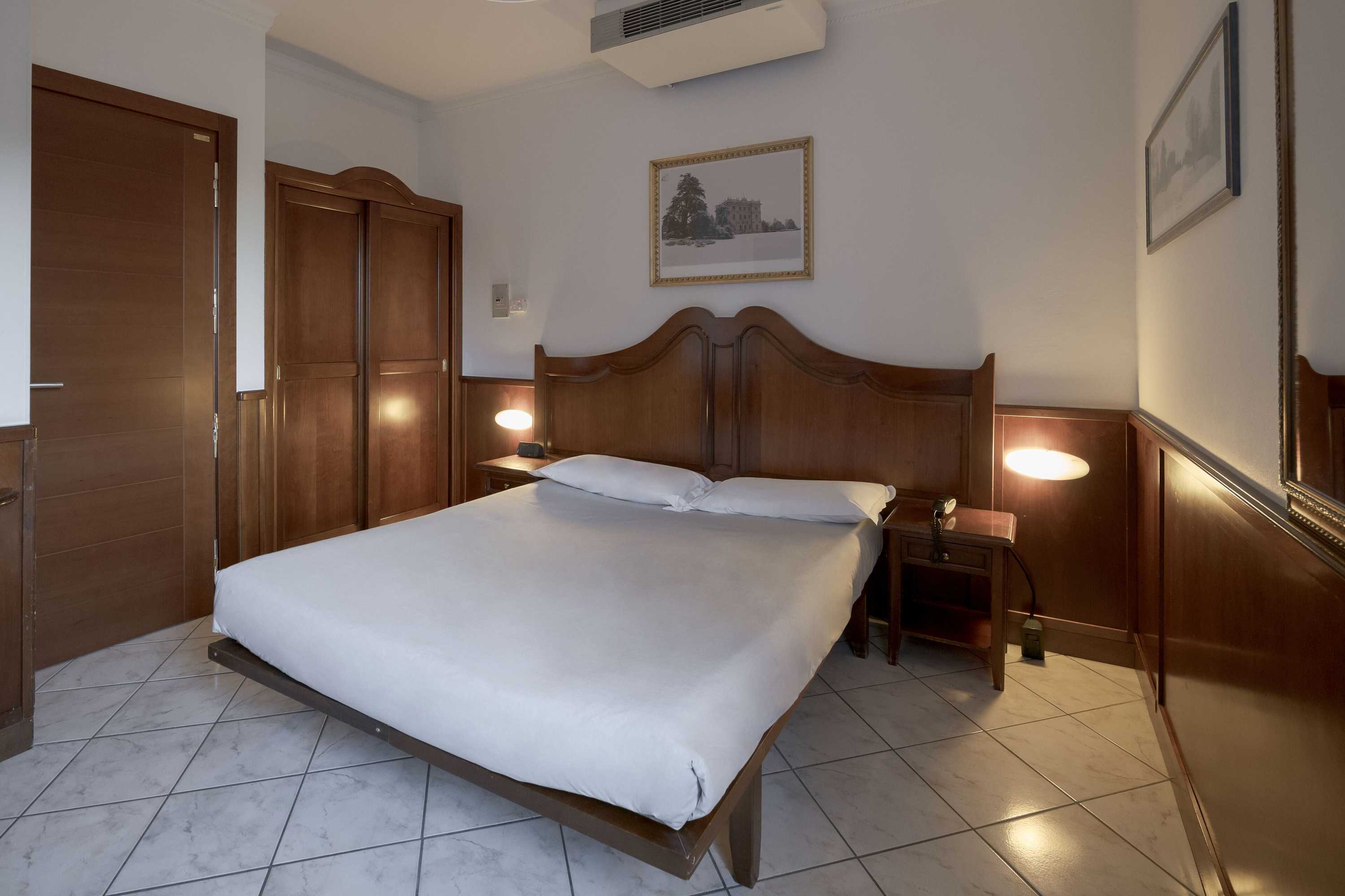 Gift card for Hotel Ungheria Varese 1946