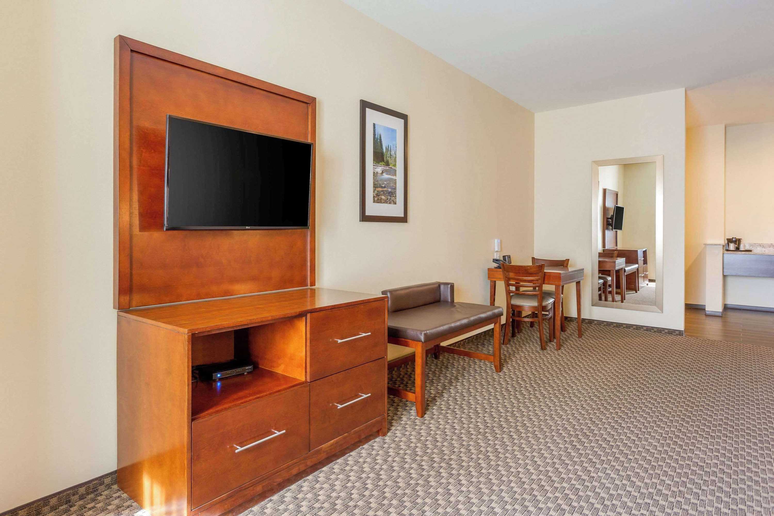 Gift card for Comfort Suites Burlington Near I-5 Gift card for Comfort Suites Burlington Near I-5