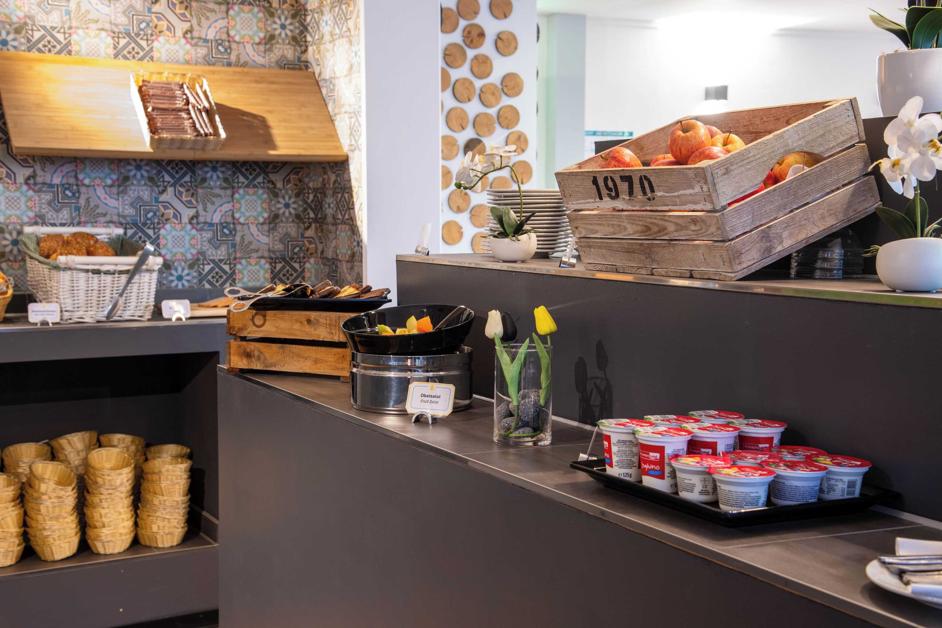 Gift card for [bee]village Messehotel Hannover-Laatzen
