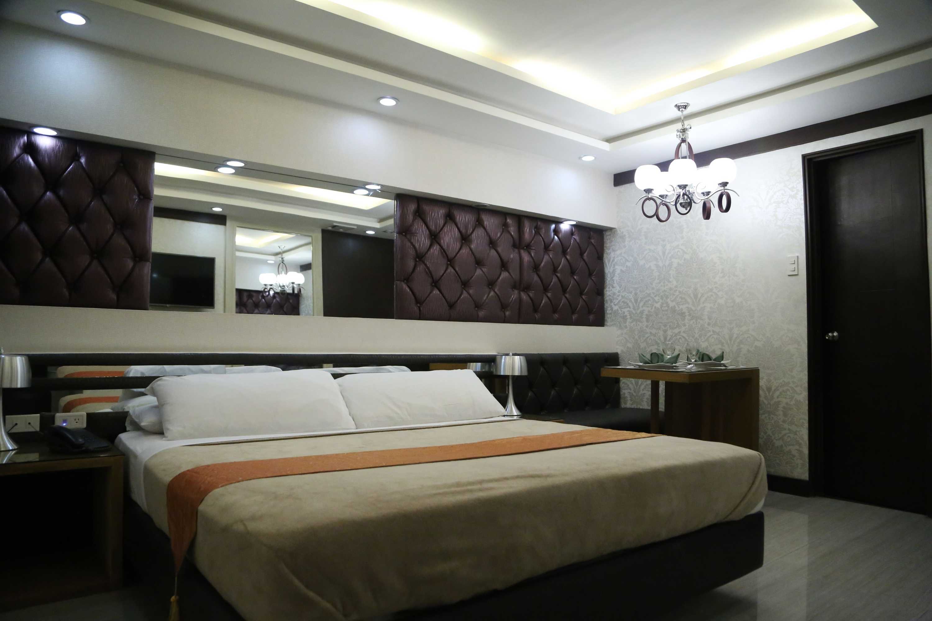 Gift card for Victoria Court Las Piñas Gift card for Victoria Court Las Piñas