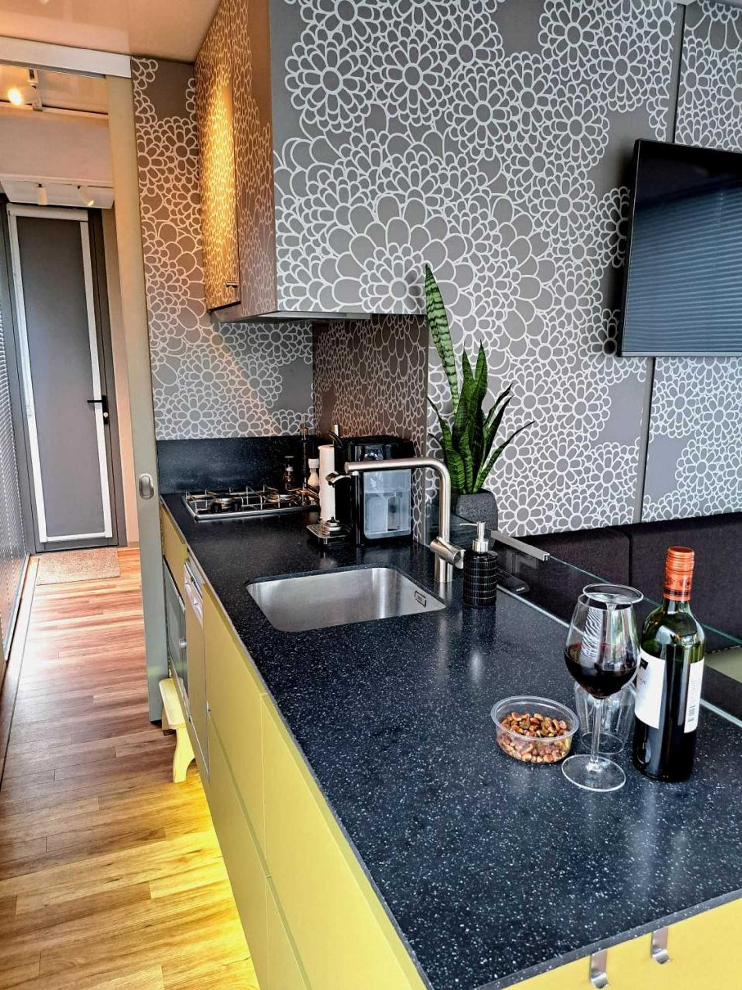 Gift card for Aquahome - NP de Biesbosch - Bijzonder Overnachten op Een Houseboat!