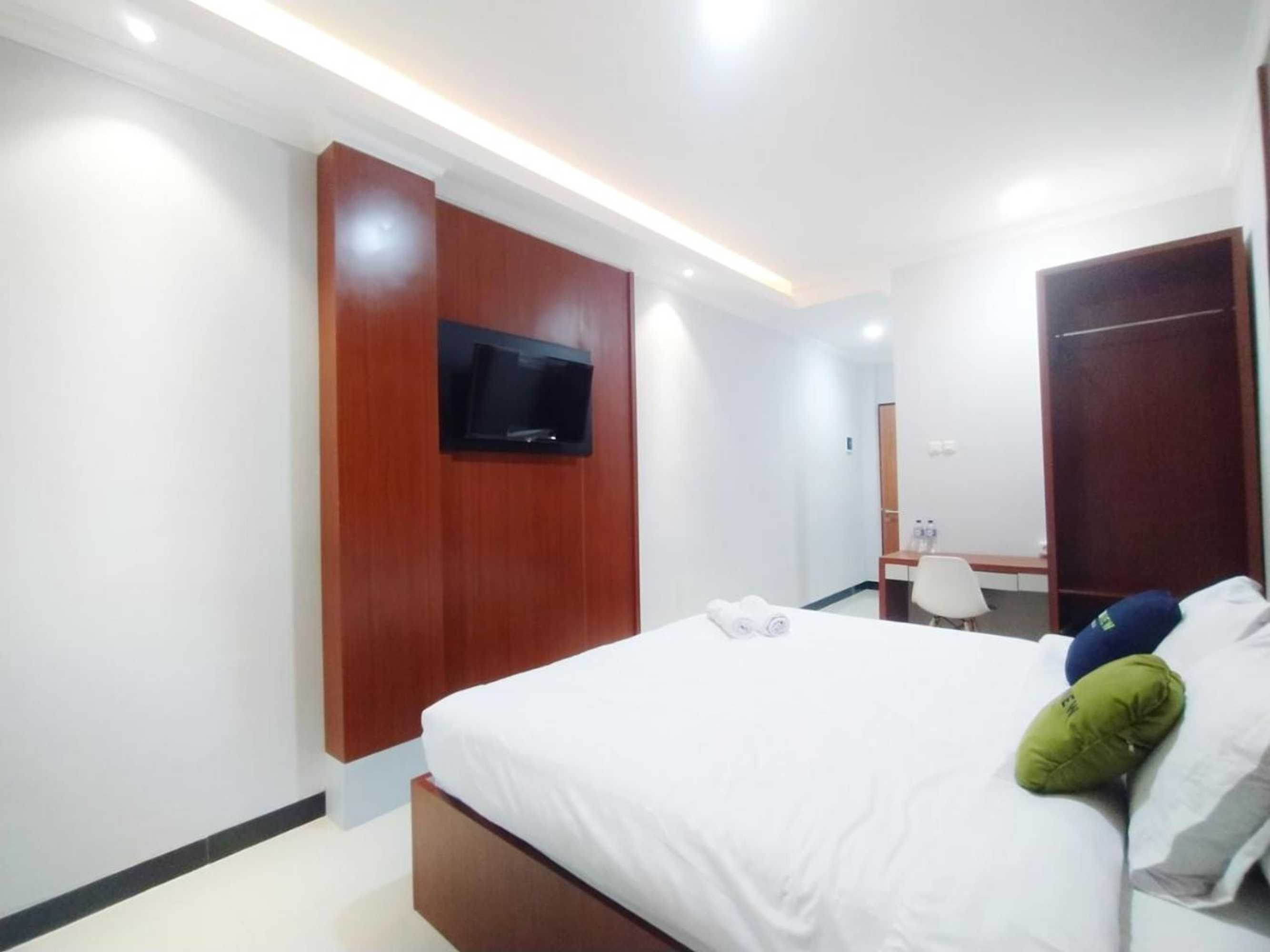 Gift card for Urbanview Wisma Wirasatya Akpol Semarang by Reddoorz Gift card for Urbanview Wisma Wirasatya Akpol Semarang by Reddoorz