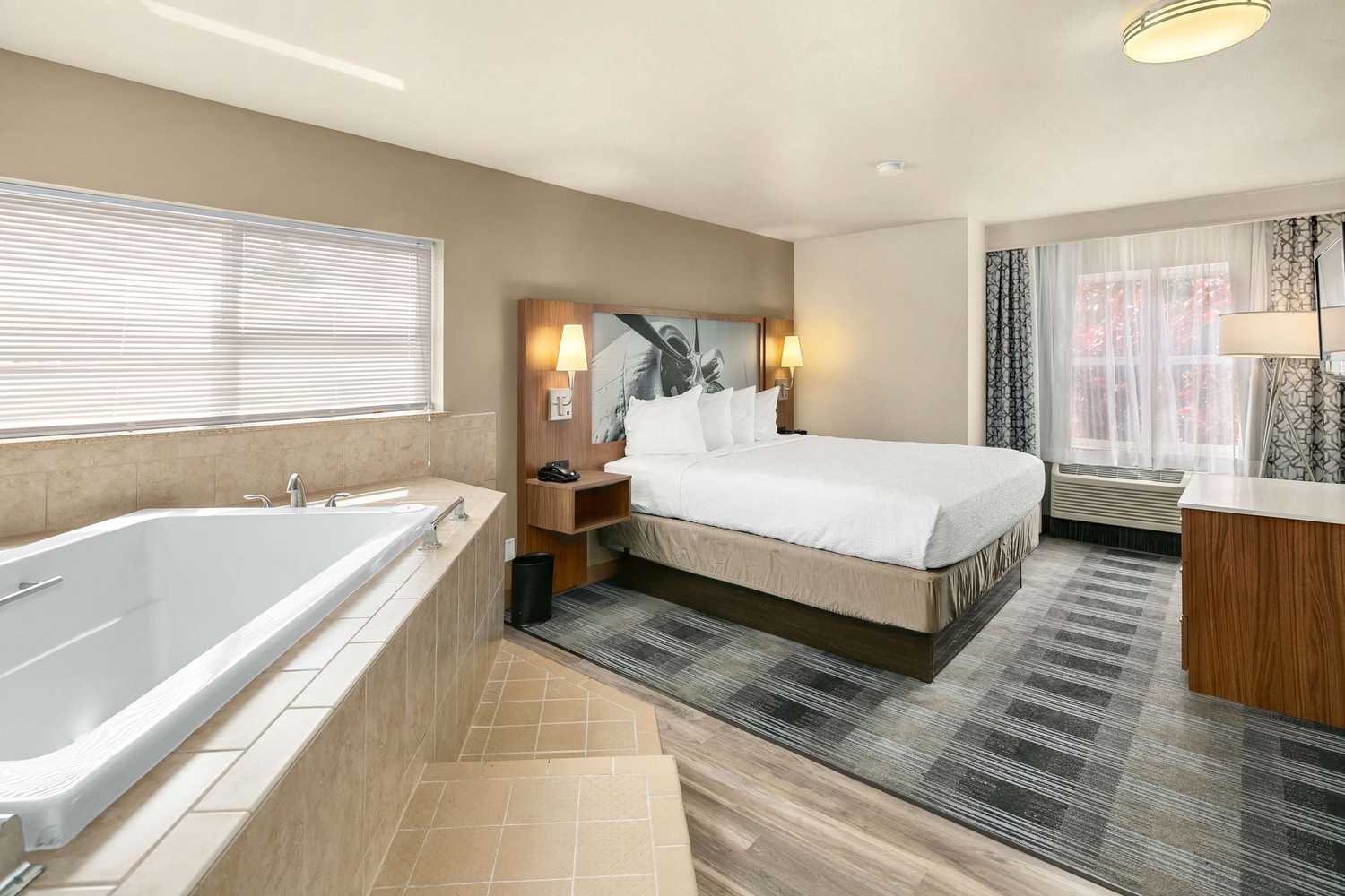 Gift card for Executive Residency by Best Western Navigator Inn & Suites