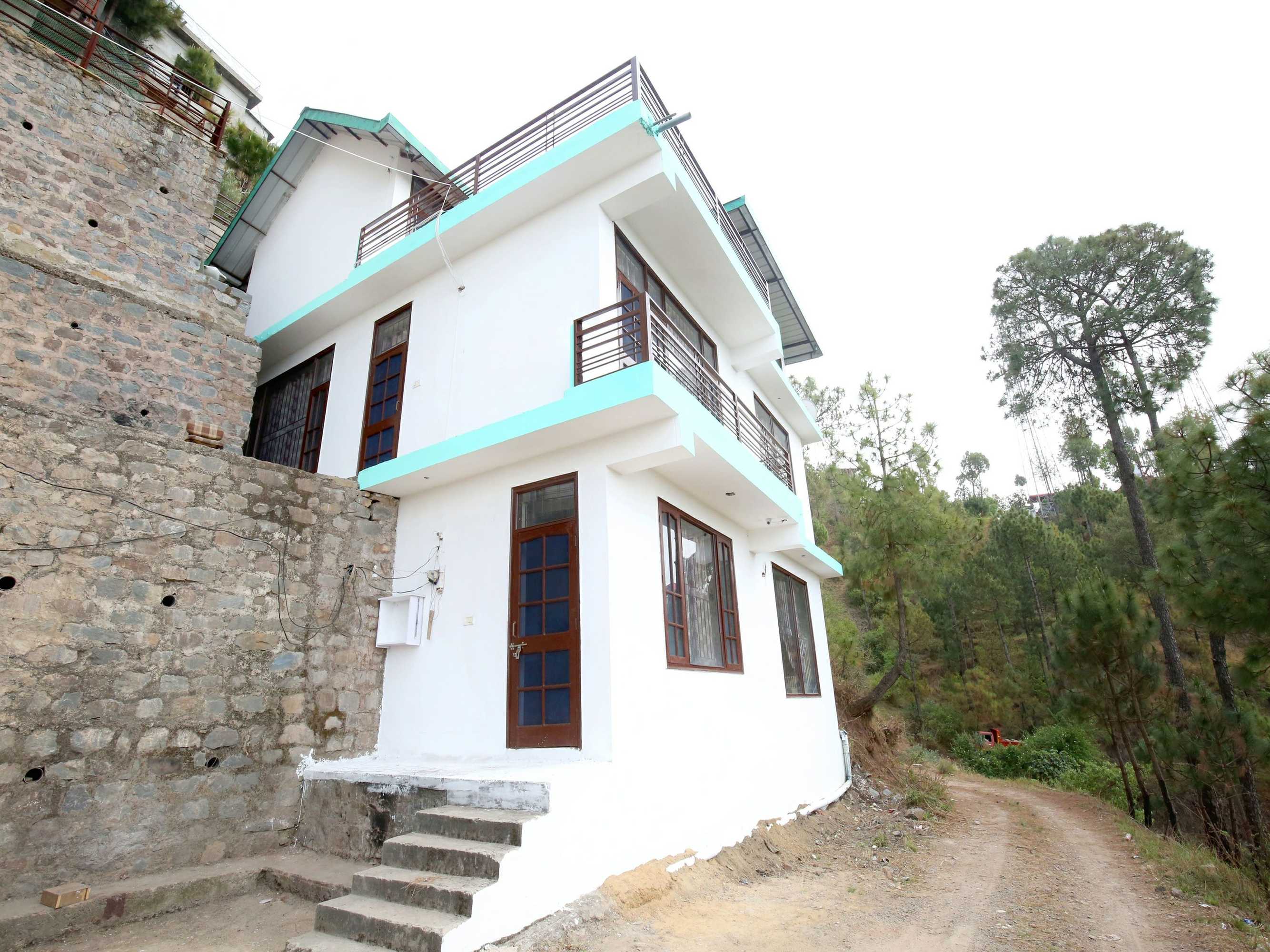 Gift card for Oyo 13878 Home Spacious 3bhk Kumarhatti