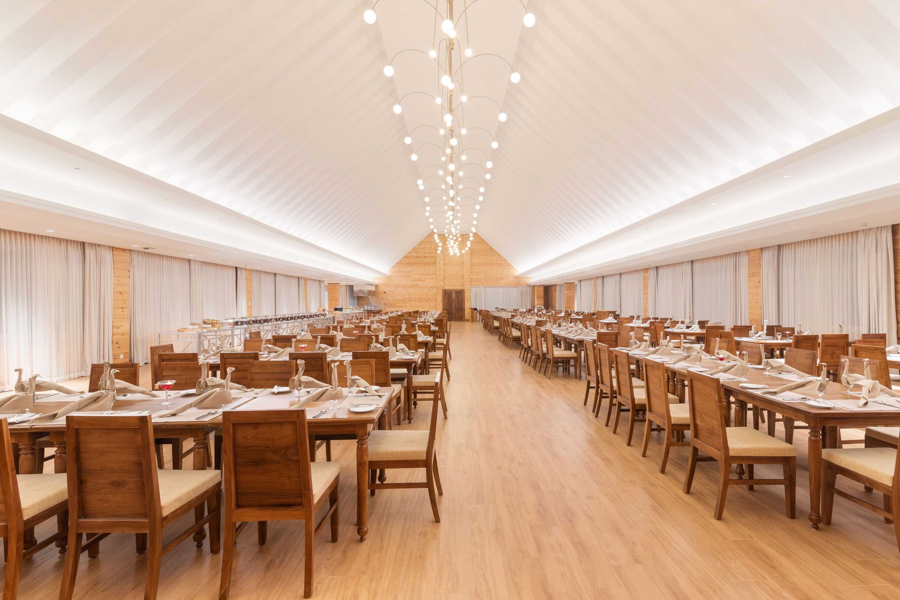 Gift card for Araliya Red - Budget Friendly Hotel- Where You Find Stunning 360 Panoramic View of Nuwara Eliya