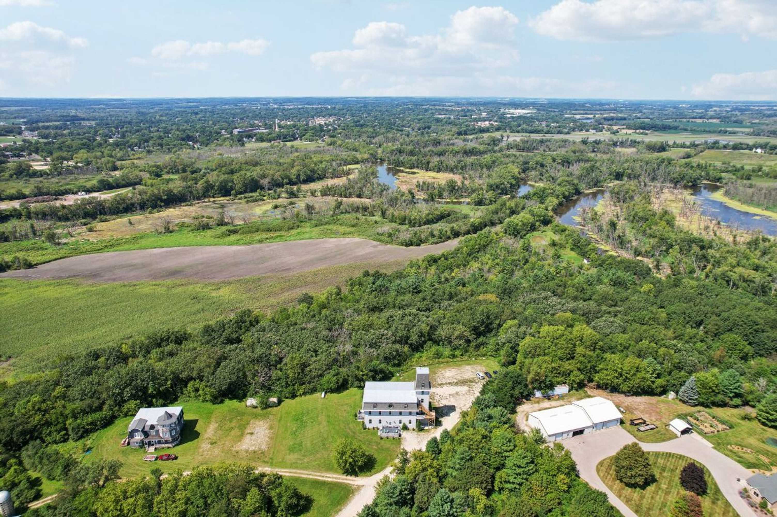 Gift card for The Starlight Tower Ocean Breeze Suite 1 Bedroom Apartment Hotel by Redawning