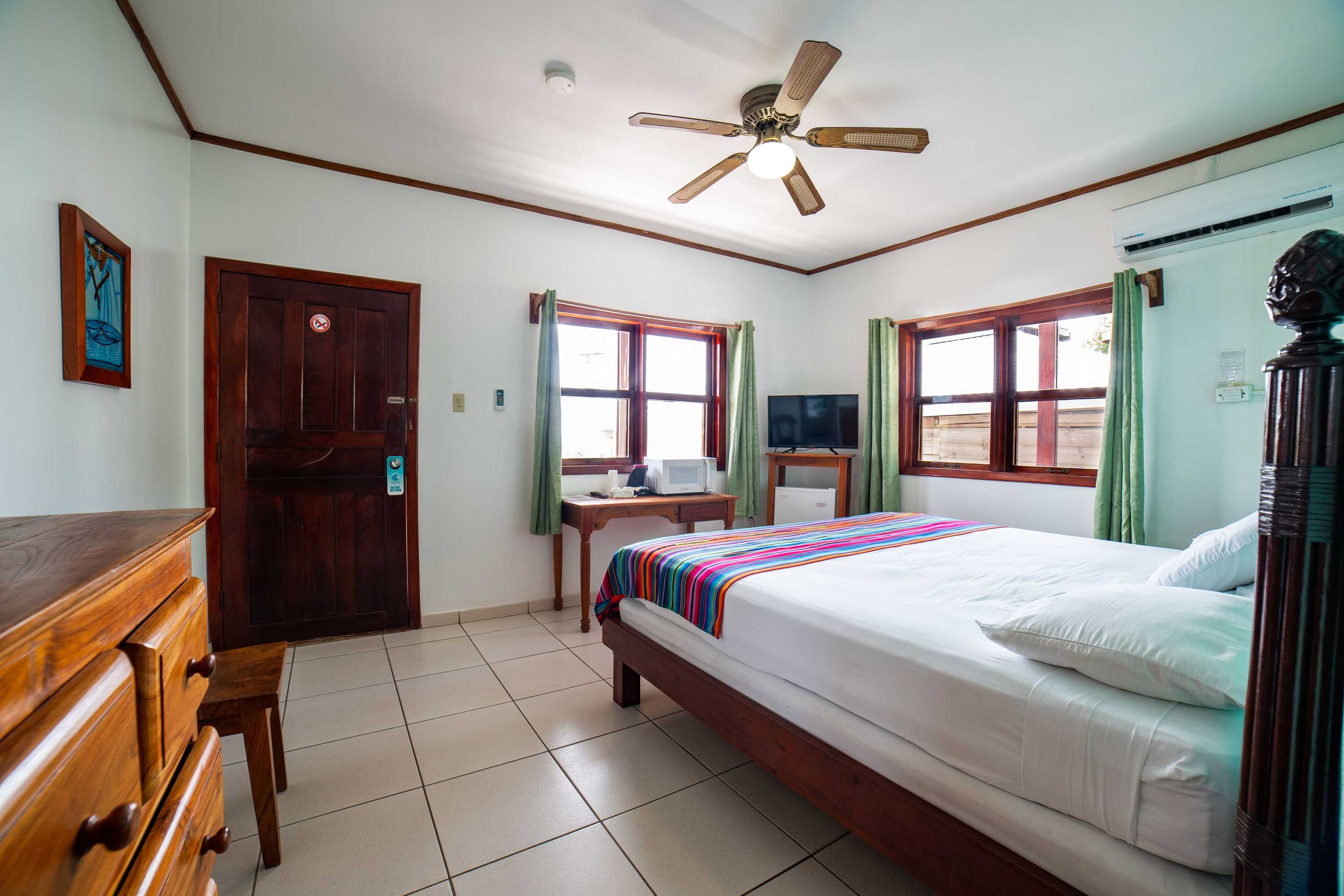 Gift card for Splash Inn Dive Resort & Villas Gift card for Splash Inn Dive Resort & Villas