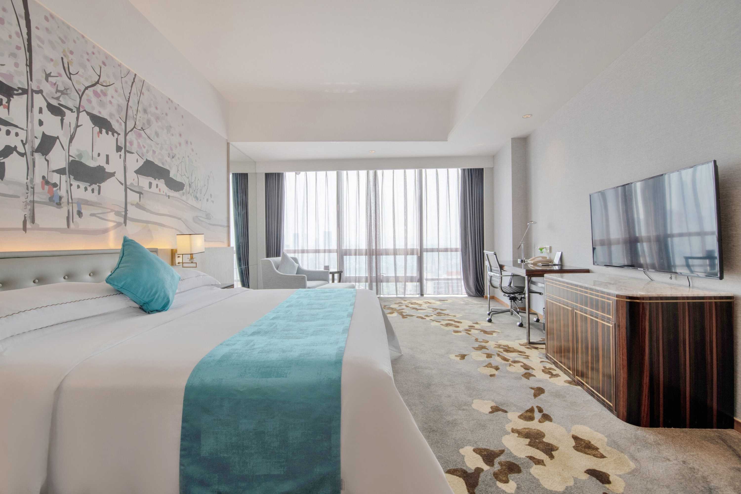 Gift card for Huaqiang Plaza Hotel Shenzhen, Enjoy Complimentary Mini Bar & Night Snack, Add Breakfast - Enjoy Complimentary Afternoon Tea Gift card for Huaqiang Plaza Hotel Shenzhen, Enjoy Complimentary Mini Bar & Night Snack, Add Breakfast - Enjoy Complimentary Afternoon Tea