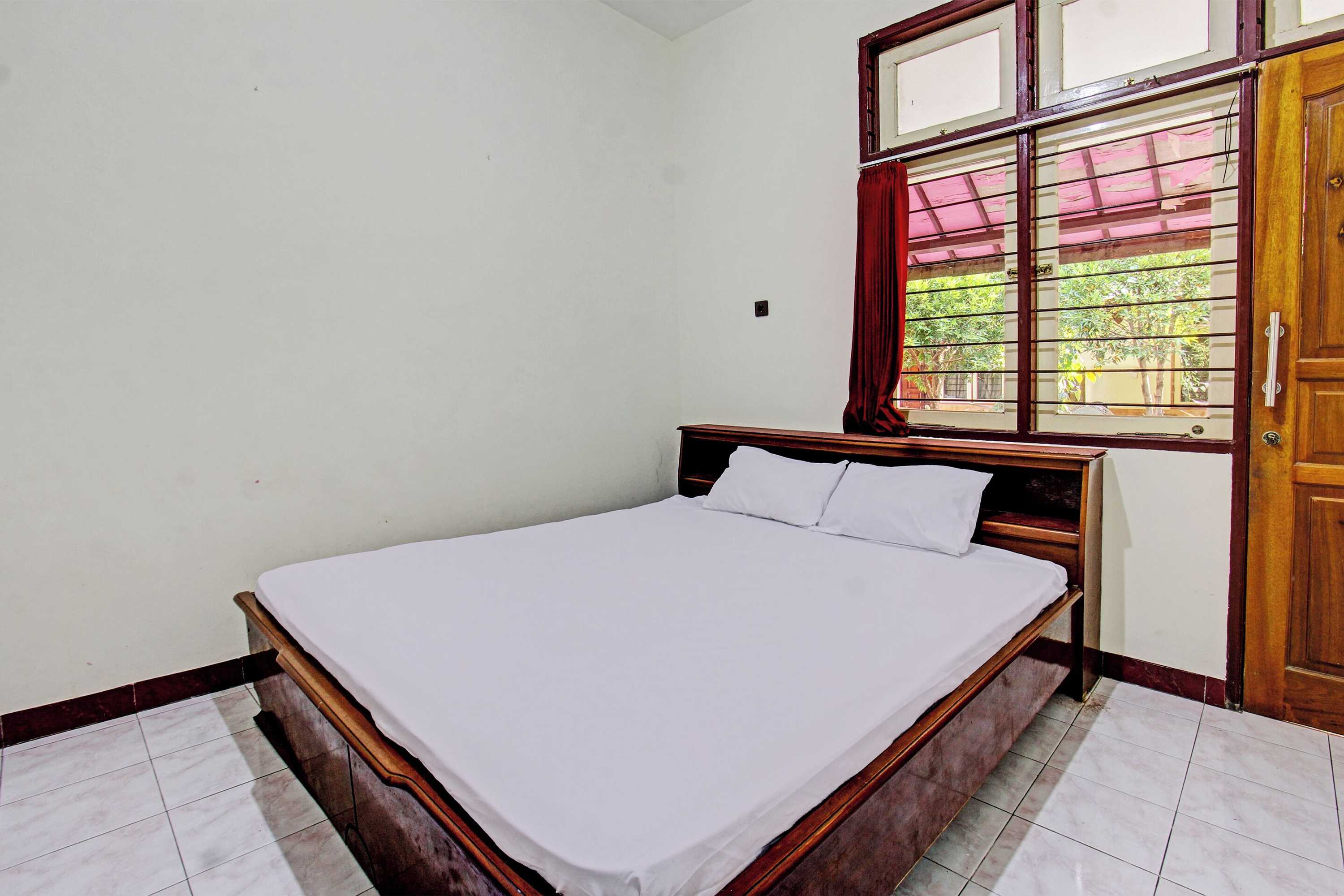 Gift card for Hotel O Losmen Tjabe Merah Near Alfamart Bintaro