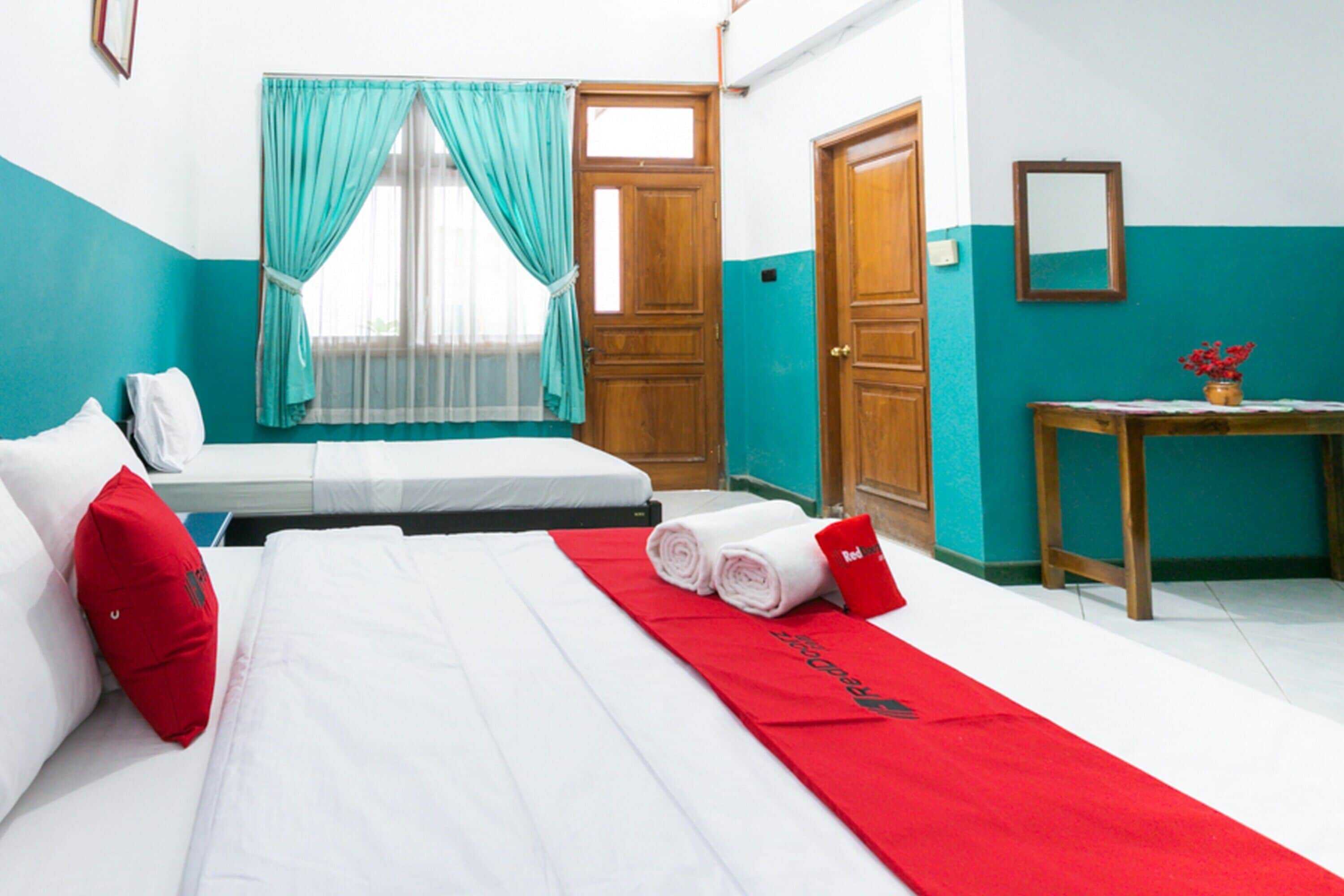 Gift card for Reddoorz Syariah Near Alun Alun Magelang Gift card for Reddoorz Syariah Near Alun Alun Magelang