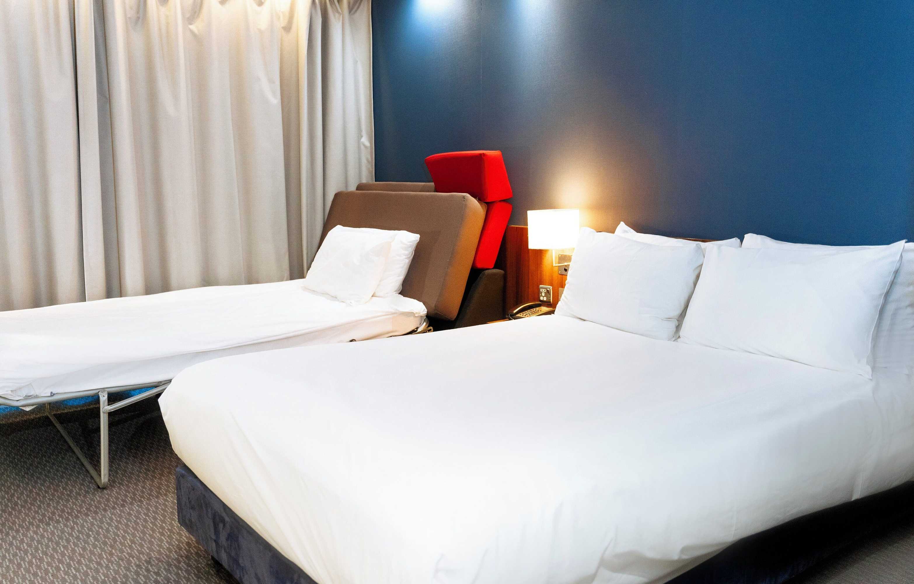 Gift card for Holiday Inn Express Harlow by Ihg Gift card for Holiday Inn Express Harlow by Ihg