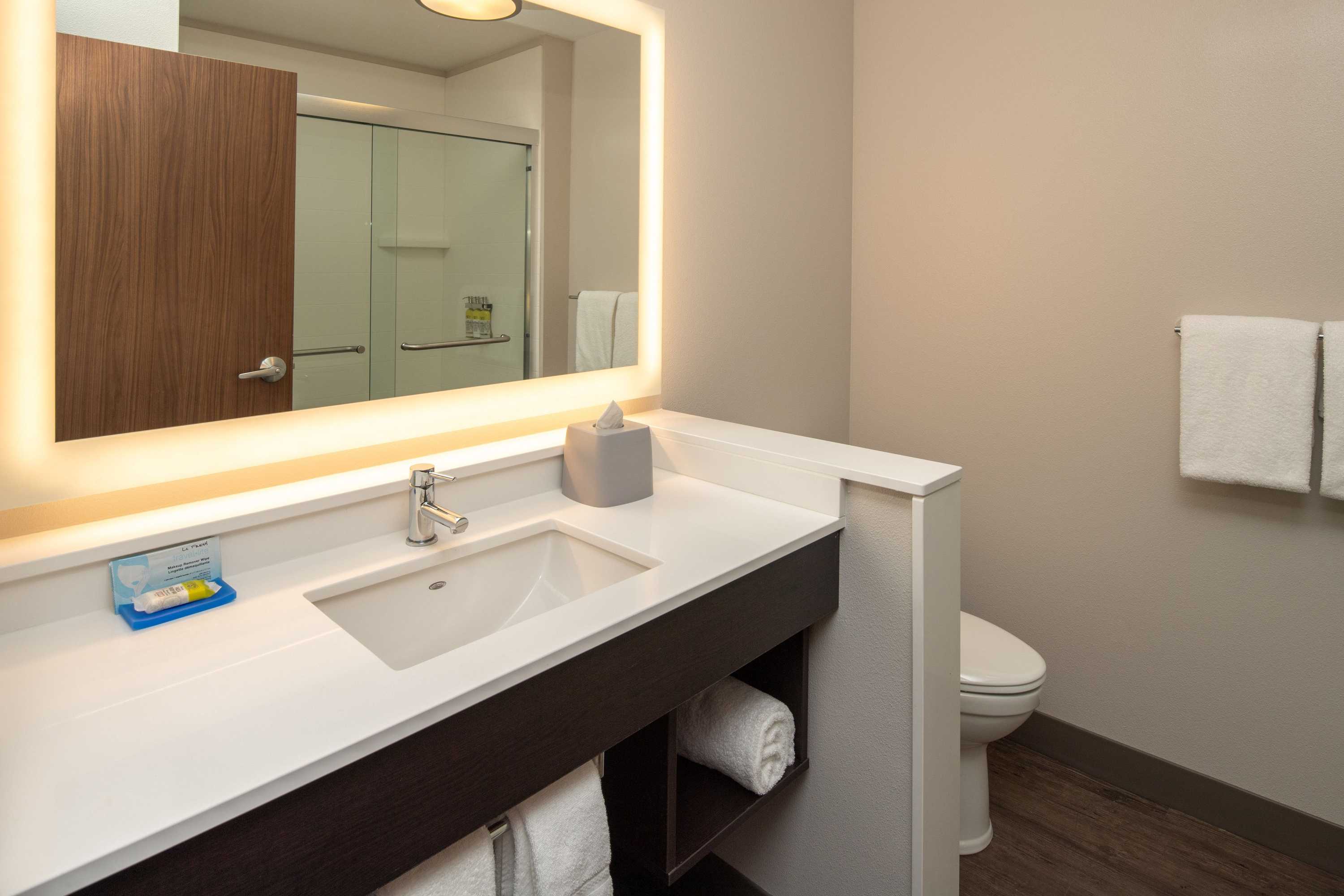 Gift card for Holiday Inn Express & Suites Camas - Vancouver by Ihg