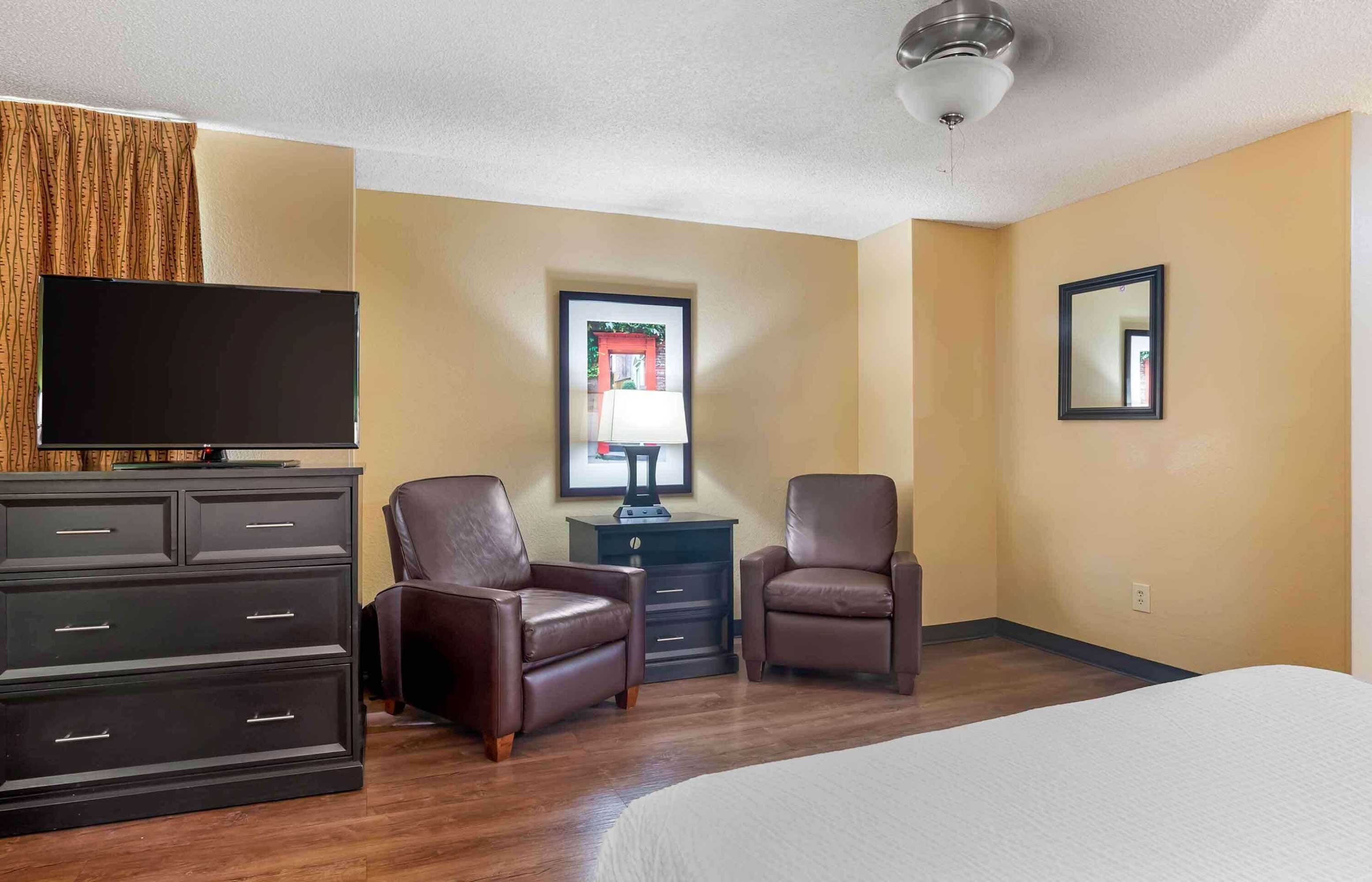 Gift card for Extended Stay America Suites Palm Springs Airport Gift card for Extended Stay America Suites Palm Springs Airport