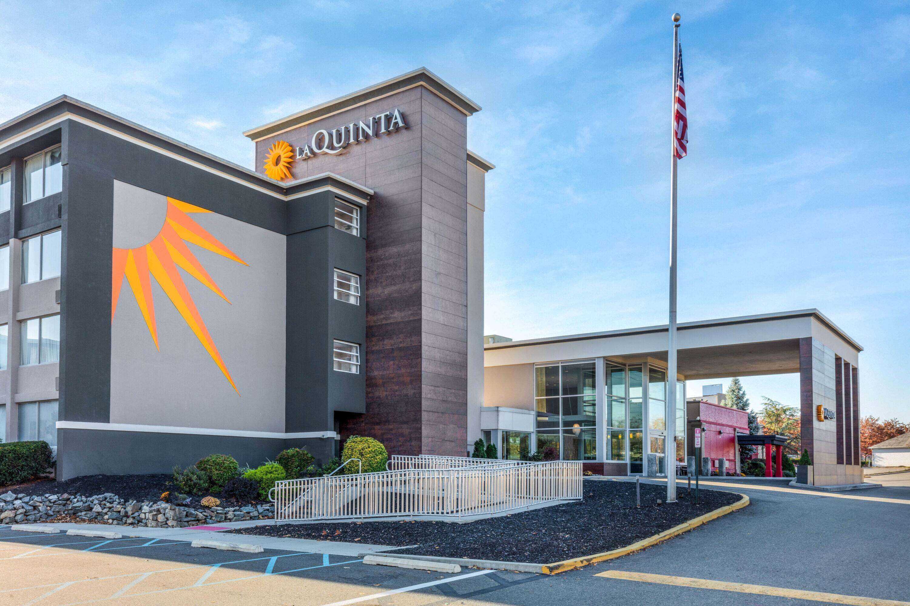Gift card for La Quinta Inn & Suites by Wyndham Clifton/rutherford Gift card for La Quinta Inn & Suites by Wyndham Clifton/rutherford