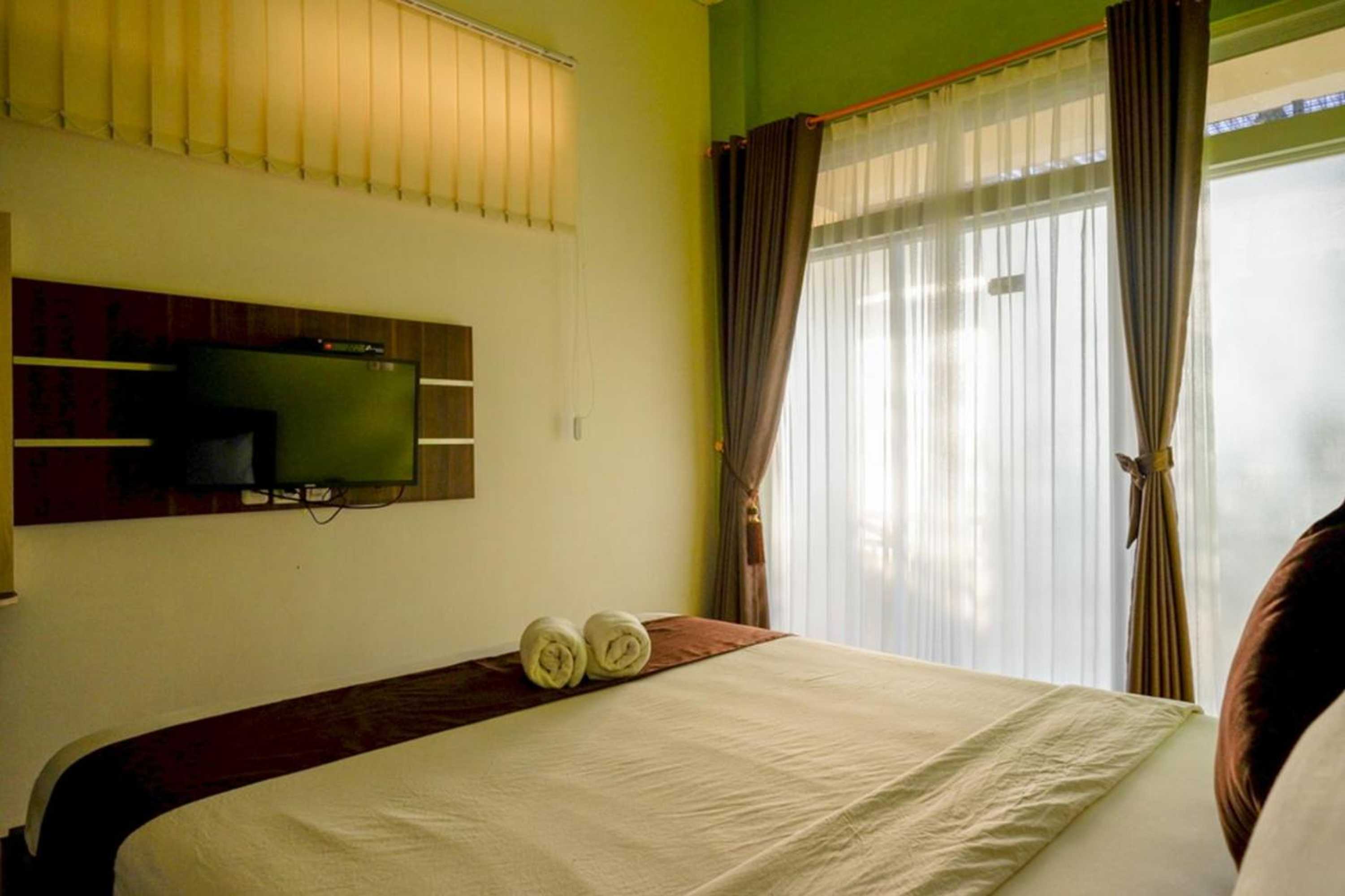 Gift card for Reddoorz Syariah at Omah Sawah Gift card for Reddoorz Syariah at Omah Sawah