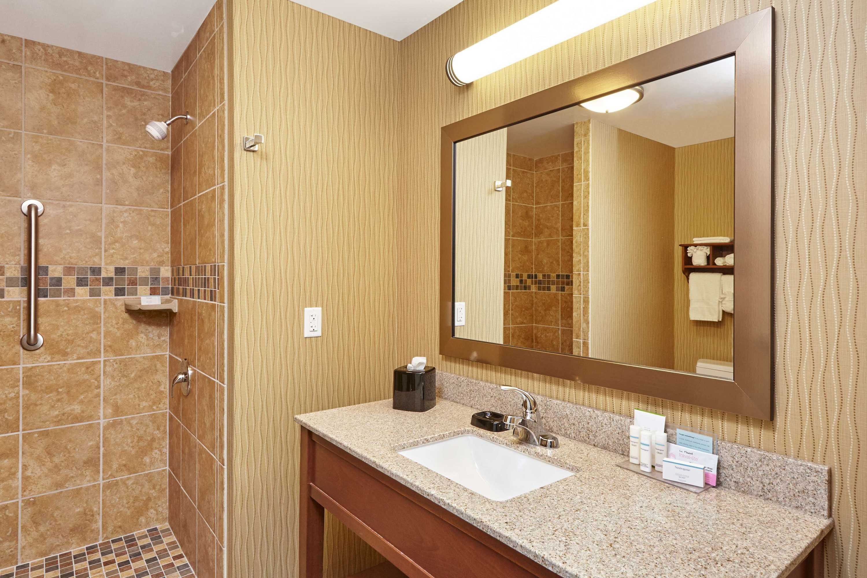 Gift card for Hampton Inn & Suites Milwaukee/franklin Gift card for Hampton Inn & Suites Milwaukee/franklin