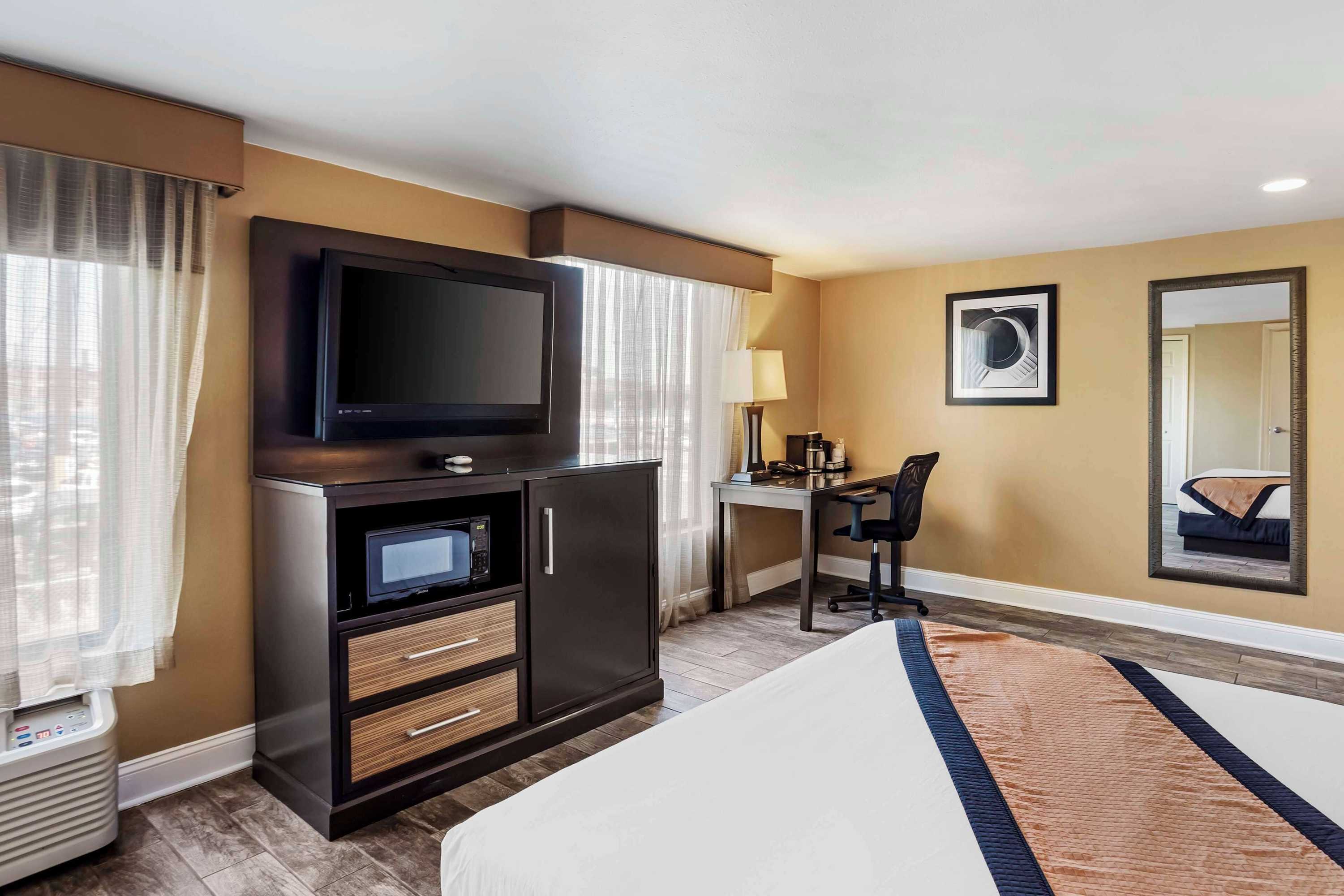 Gift card for Best Western Plus Newark Airport West Gift card for Best Western Plus Newark Airport West