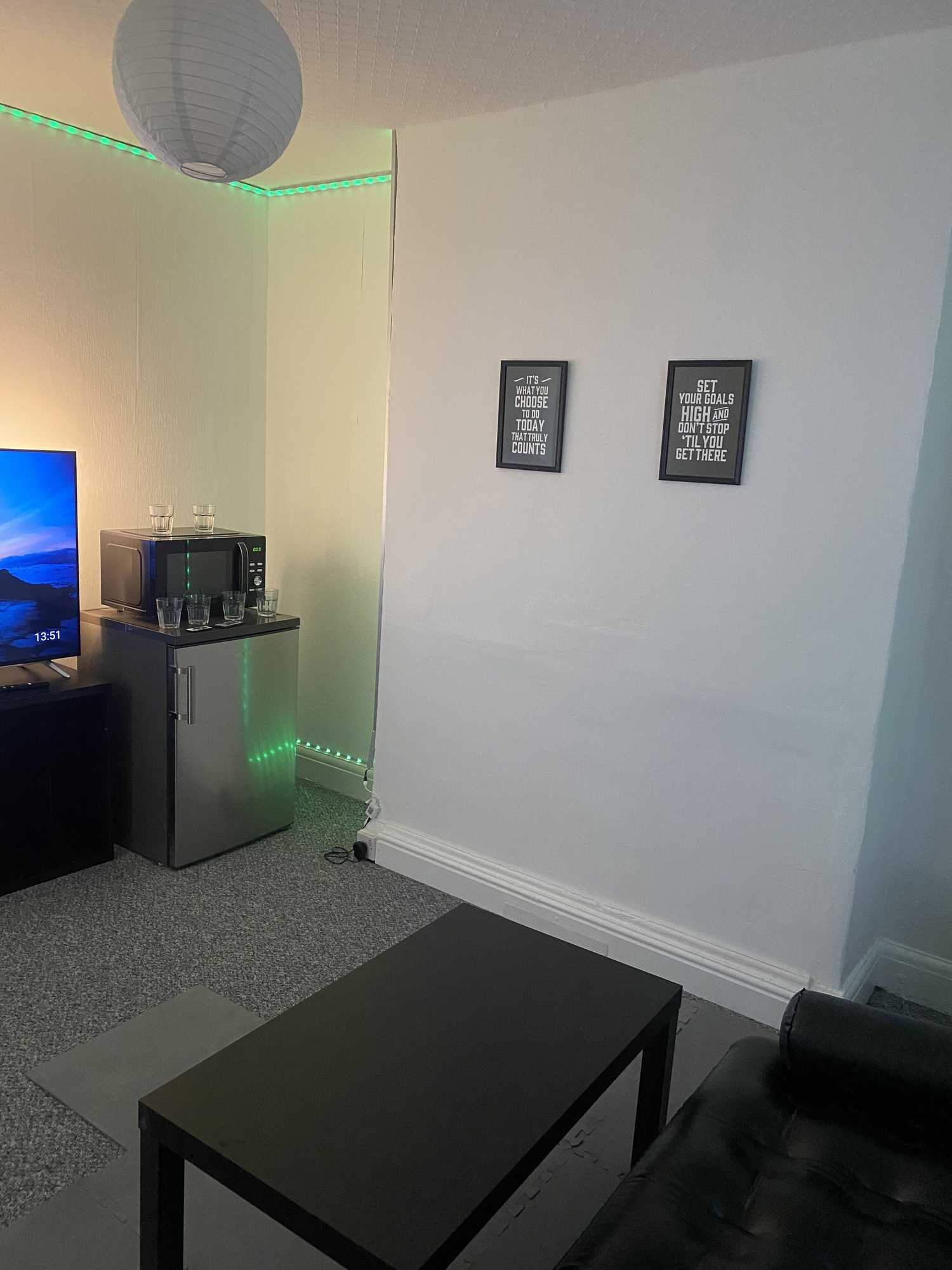 Gift card for Sapphire Suites, Stunning 2-Bed House in Bradford