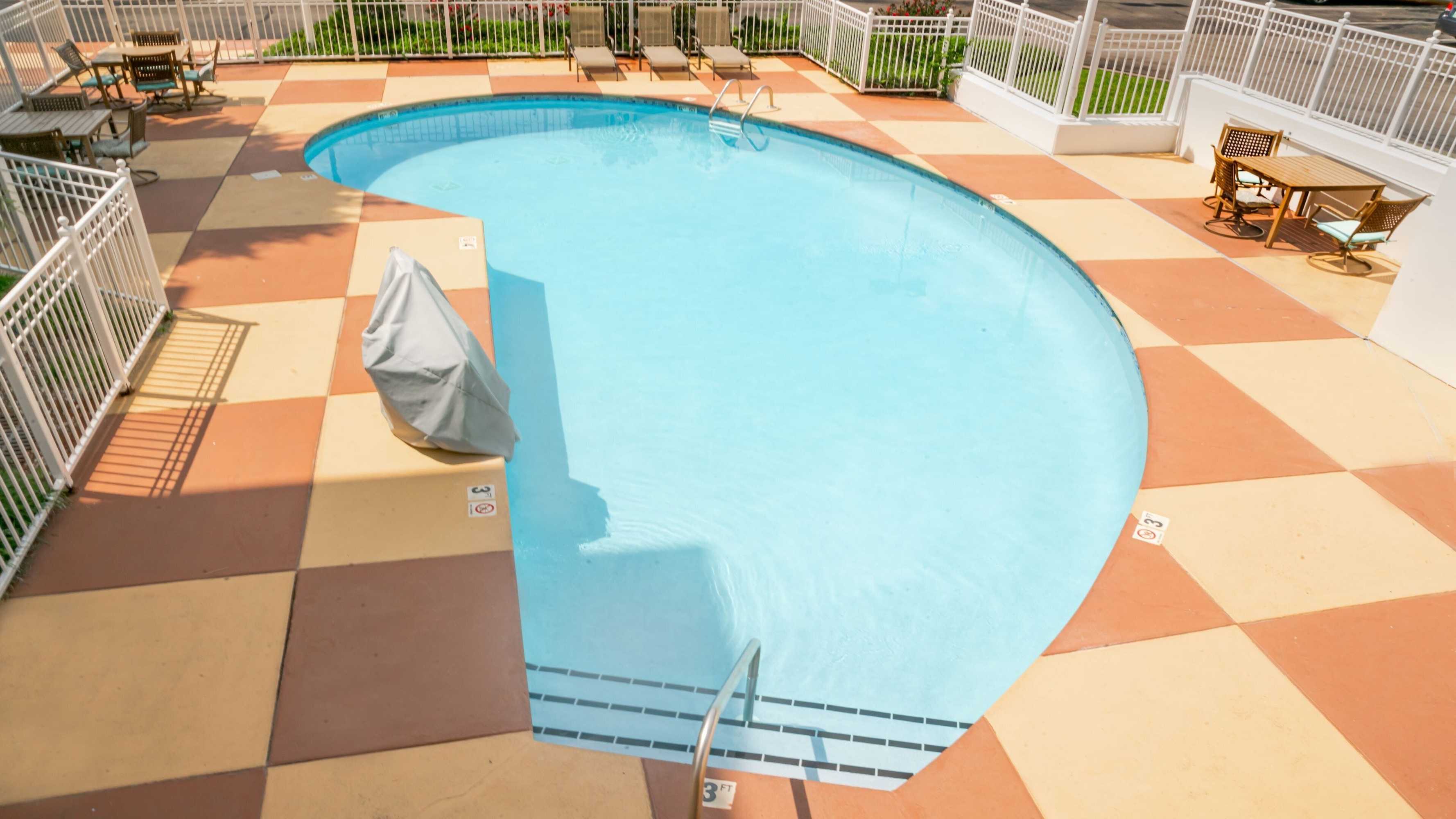 Gift card for Holiday Inn Express And Suites Pigeon Forge Sevierville by Ihg Gift card for Holiday Inn Express And Suites Pigeon Forge Sevierville by Ihg