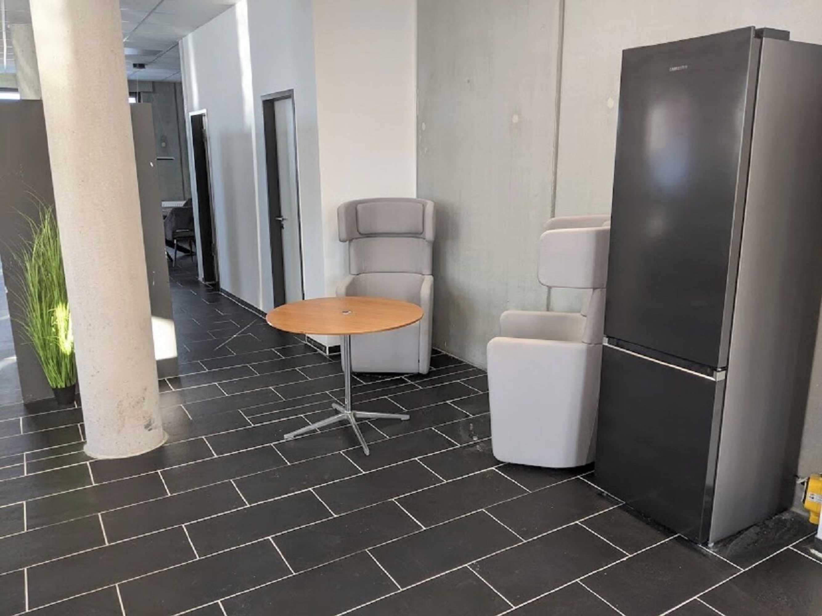 Gift card for Business-Motel, Free Xl-Parking, Wifi, Massage-Chairs, Sauna, Shared Kitchen, Breakfast 2go, Free Soda, Coffee