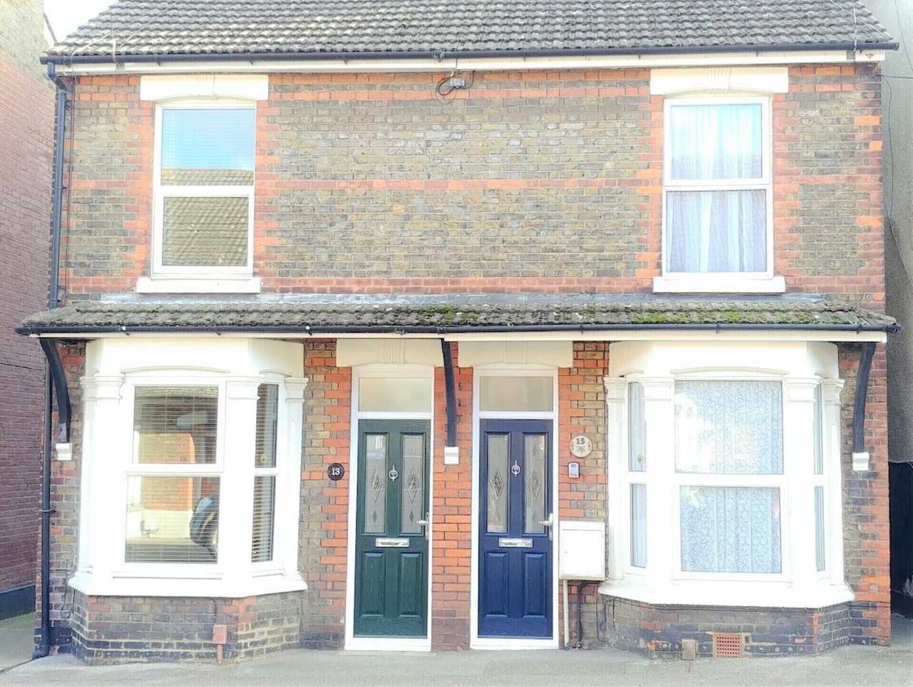 Gift card for 3-Bed House With Superfast Wi-Fi, DW Lettings 15vr