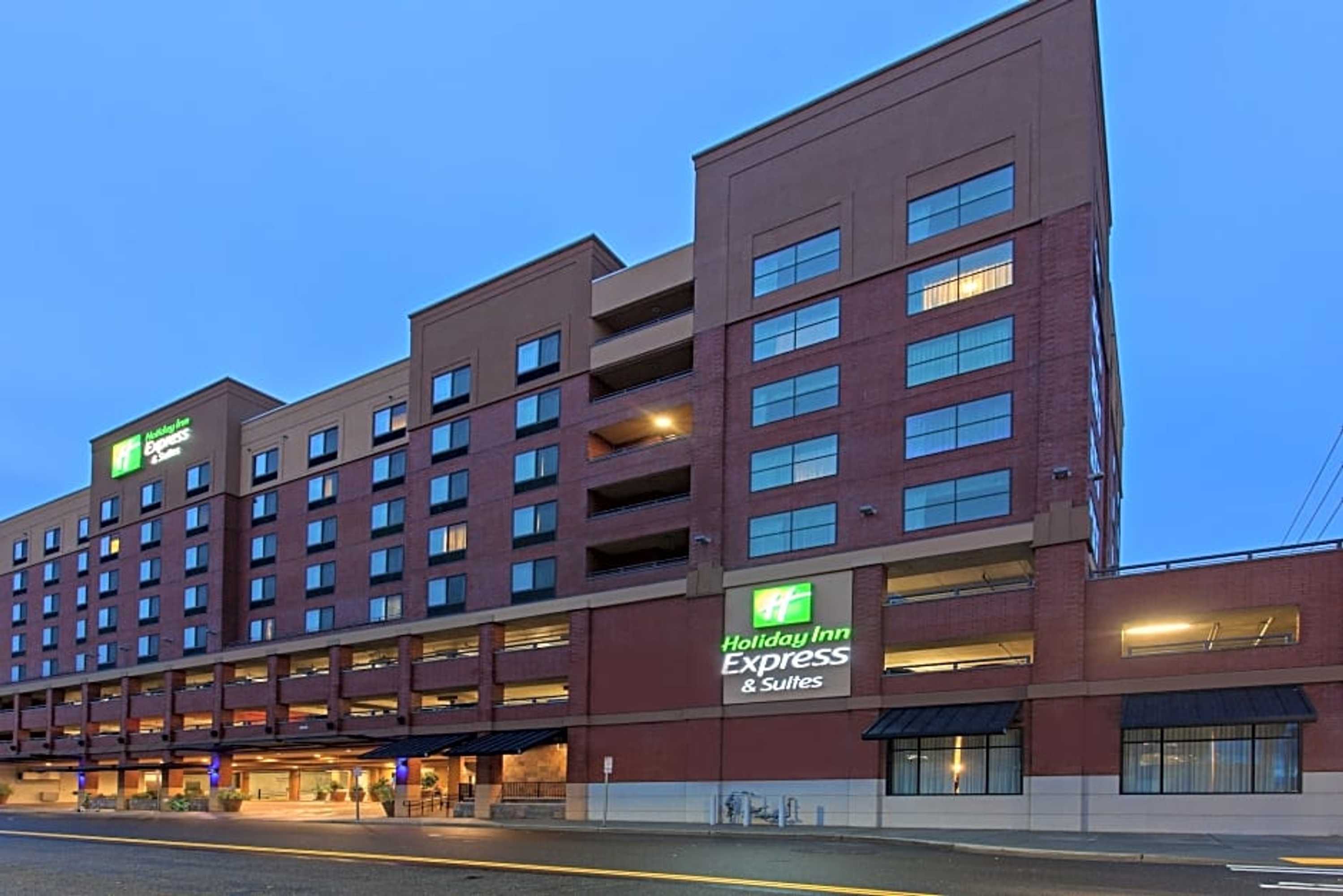 Gift card for Hilton Garden Inn Tacoma Downtown Gift card for Hilton Garden Inn Tacoma Downtown