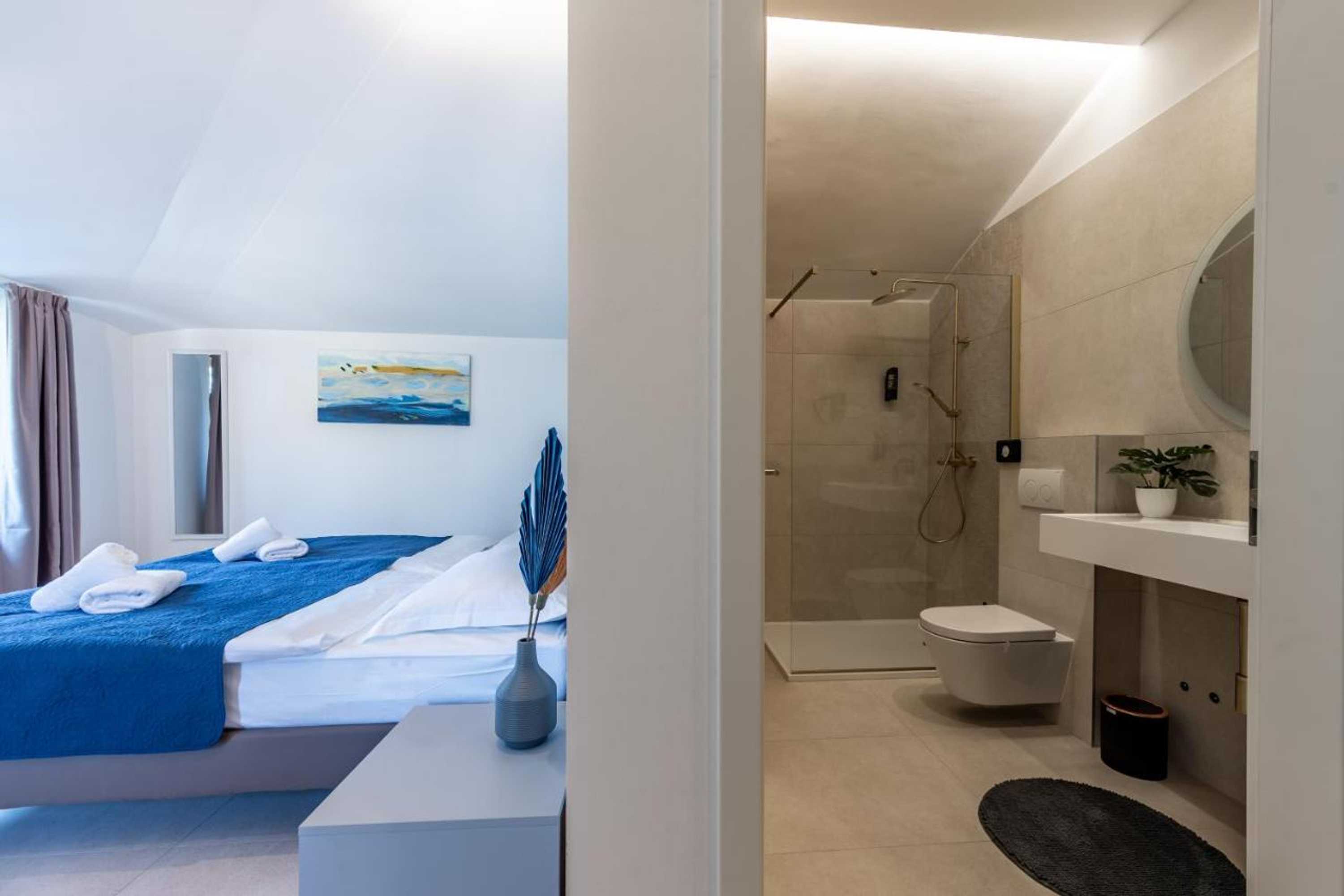 Gift card for Rooms With Free Parking