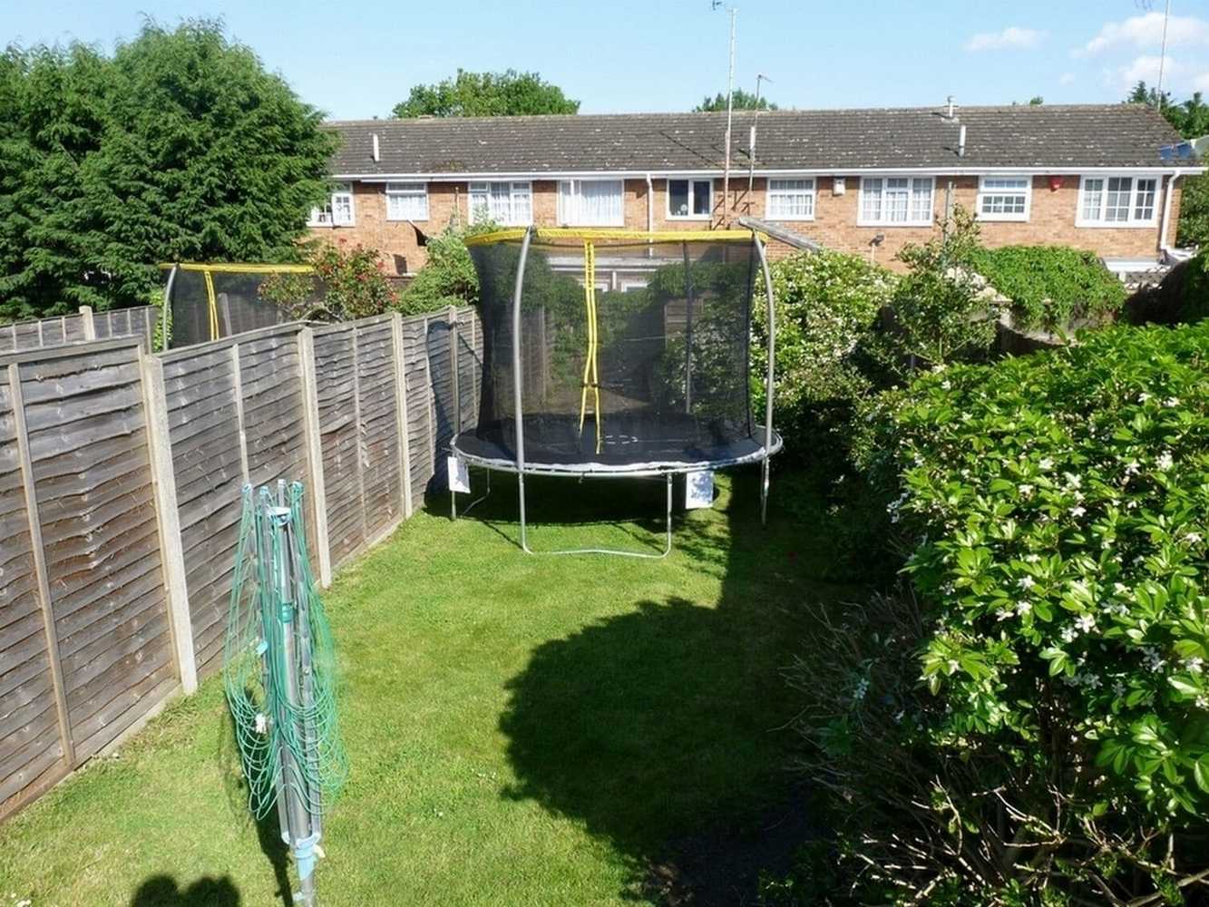 Gift card for 3-Bed House With Superfast Wi-Fi, DW Lettings 15vr