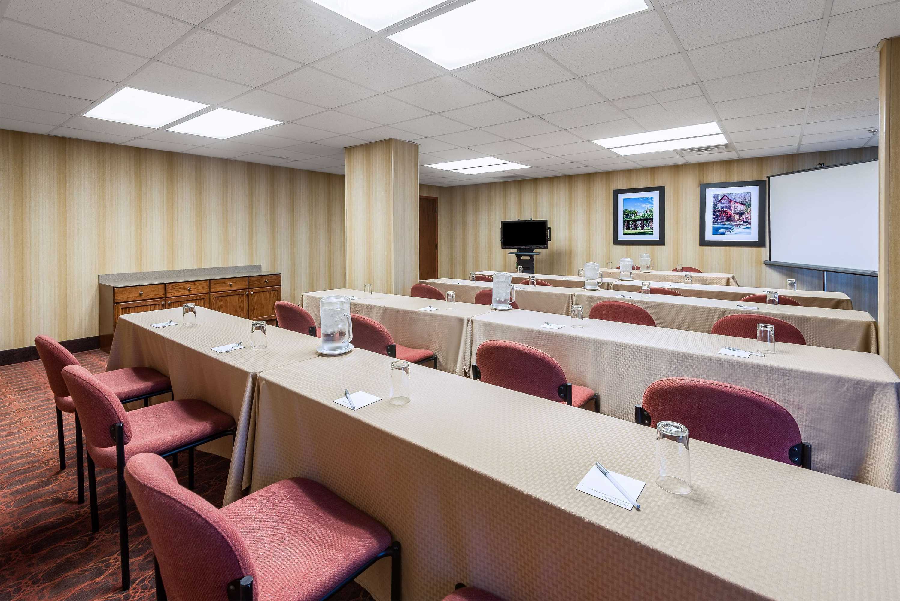 Gift card for Hampton Inn Parkersburg-Mineral Wells Gift card for Hampton Inn Parkersburg-Mineral Wells