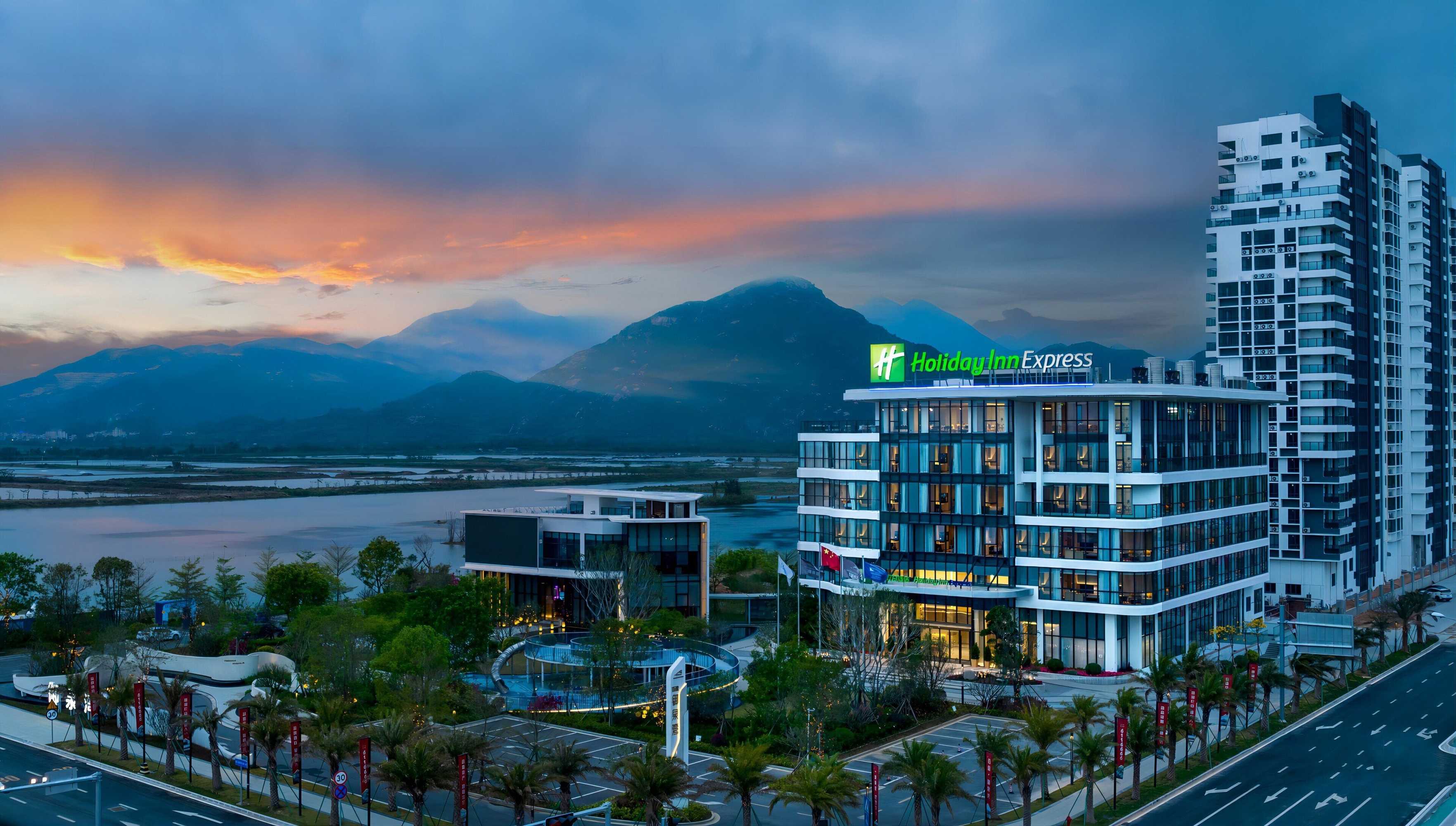 Gift card for Holiday Inn Express Jiangmen Yinhu Bay by Ihg Gift card for Holiday Inn Express Jiangmen Yinhu Bay by Ihg