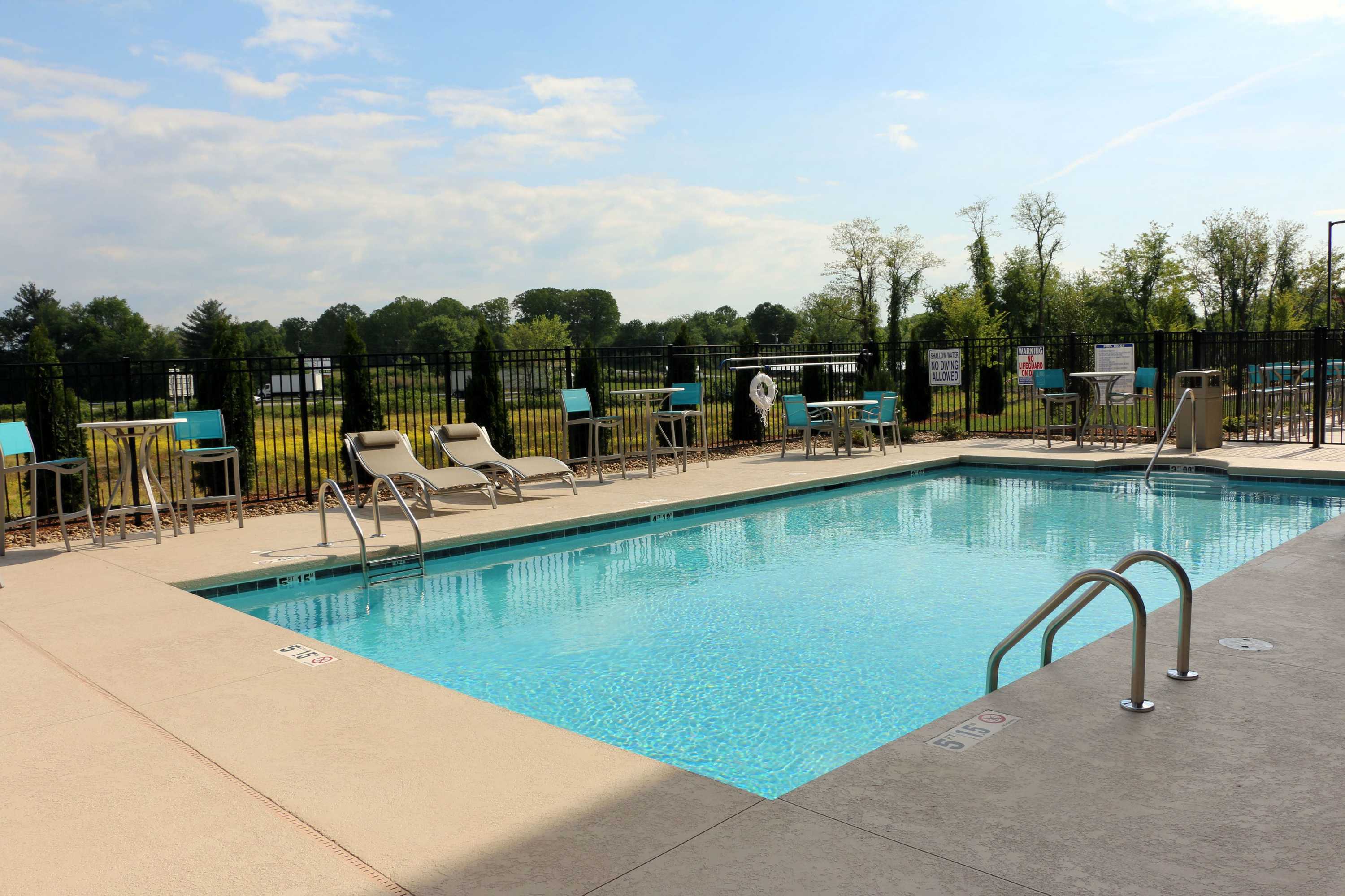 Gift card for Holiday Inn Express & Suites Hendersonville SE - Flat Rock by Ihg Gift card for Holiday Inn Express & Suites Hendersonville SE - Flat Rock by Ihg