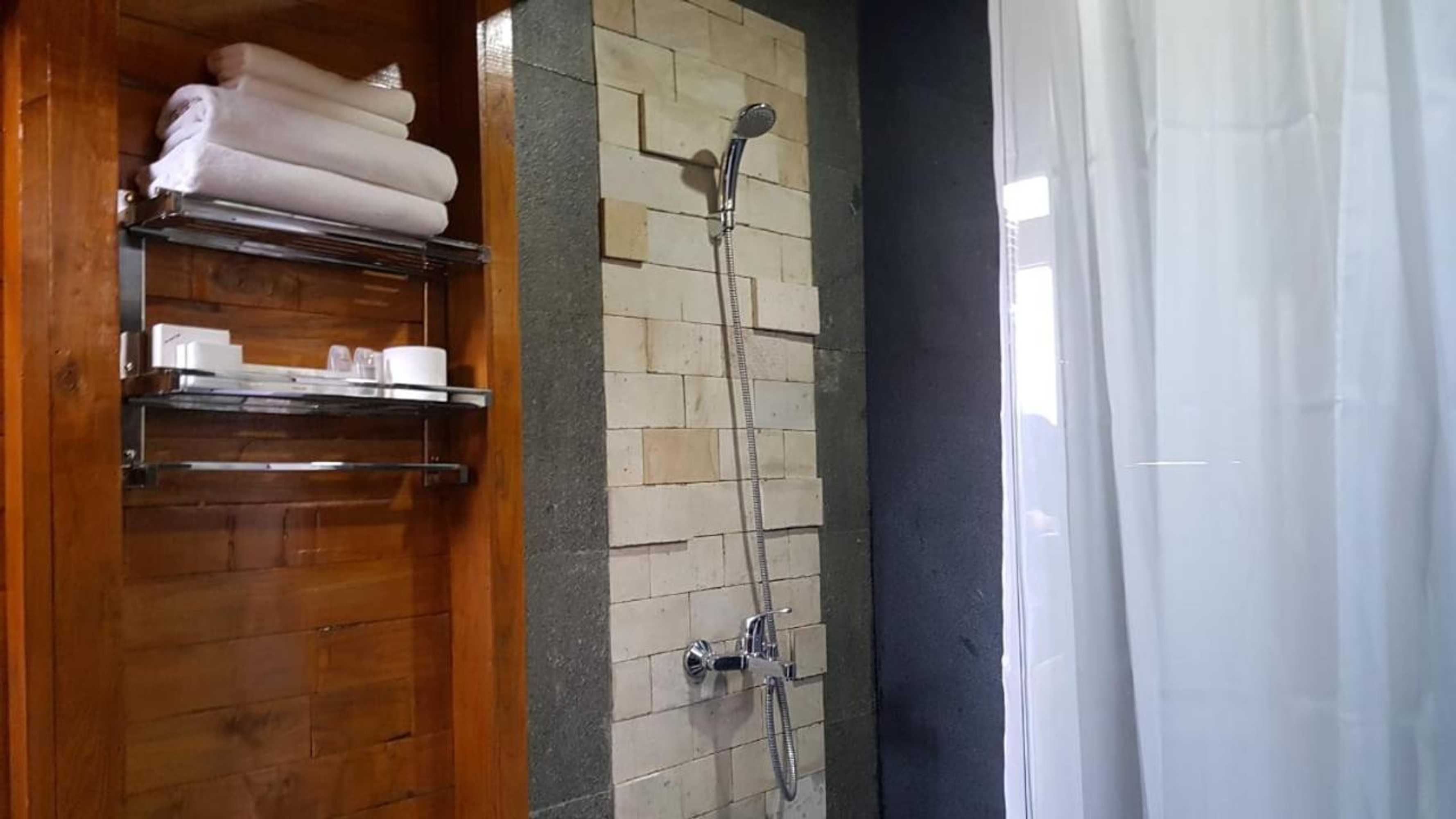 Gift card for Manohara Gift card for Manohara