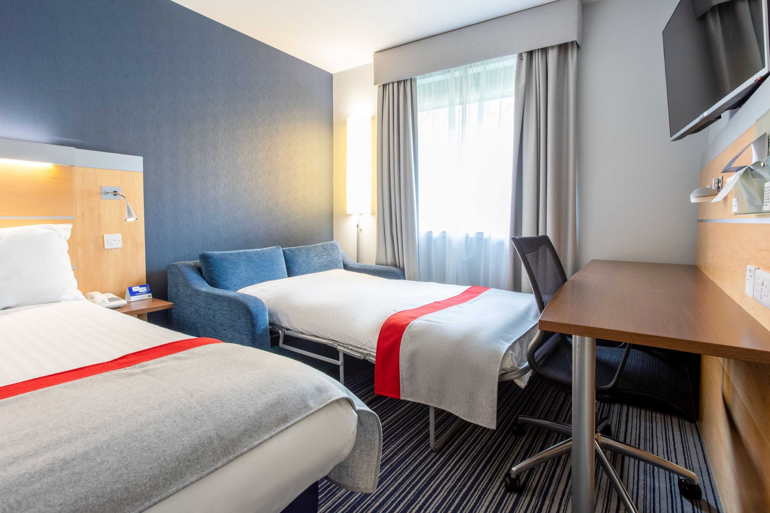 Gift card for Holiday Inn Express Dunfermline by Ihg Gift card for Holiday Inn Express Dunfermline by Ihg