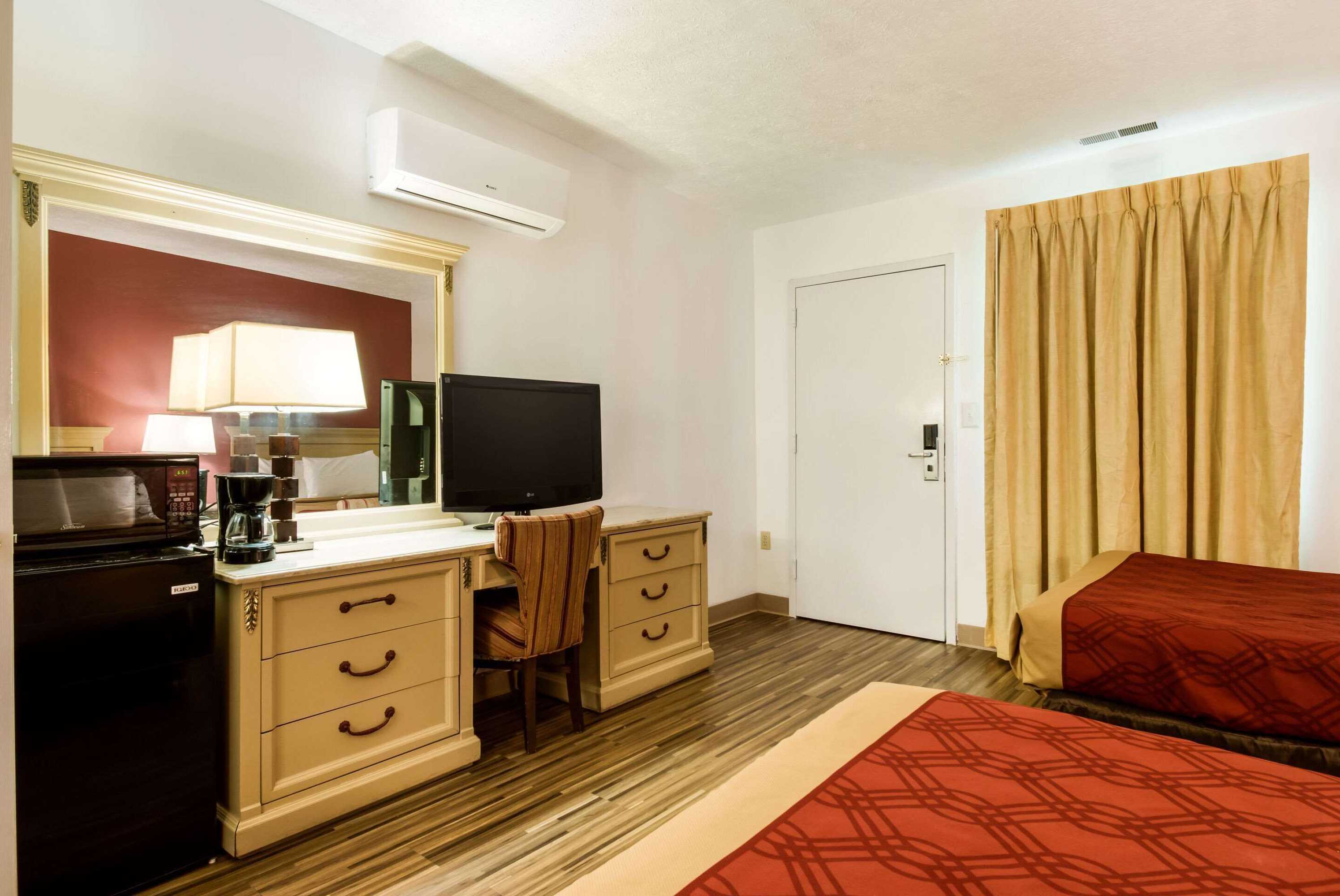 Gift card for Econo Lodge Inn & Suites Lake Harmony - Pocono Mountains Area Gift card for Econo Lodge Inn & Suites Lake Harmony - Pocono Mountains Area