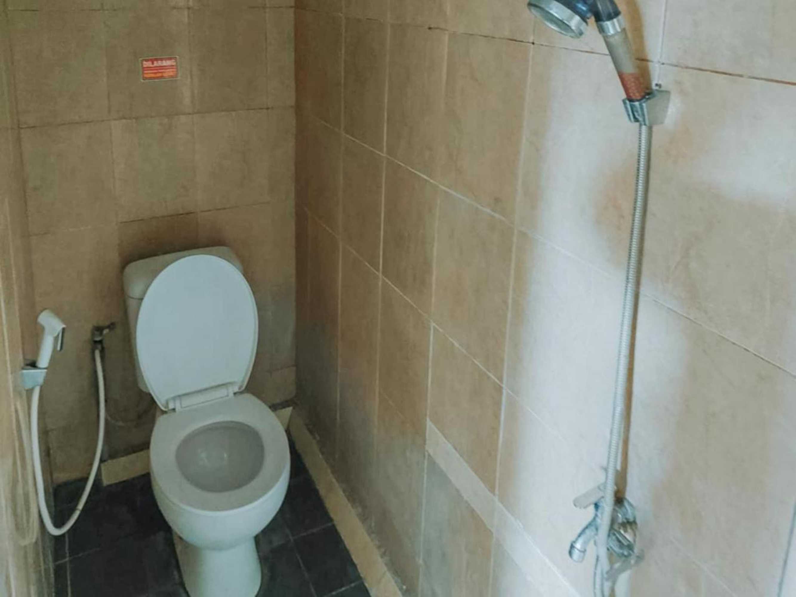 Gift card for De Luck Homestay Near Alun Alun Sidoarjo Mitra Reddoorz Gift card for De Luck Homestay Near Alun Alun Sidoarjo Mitra Reddoorz