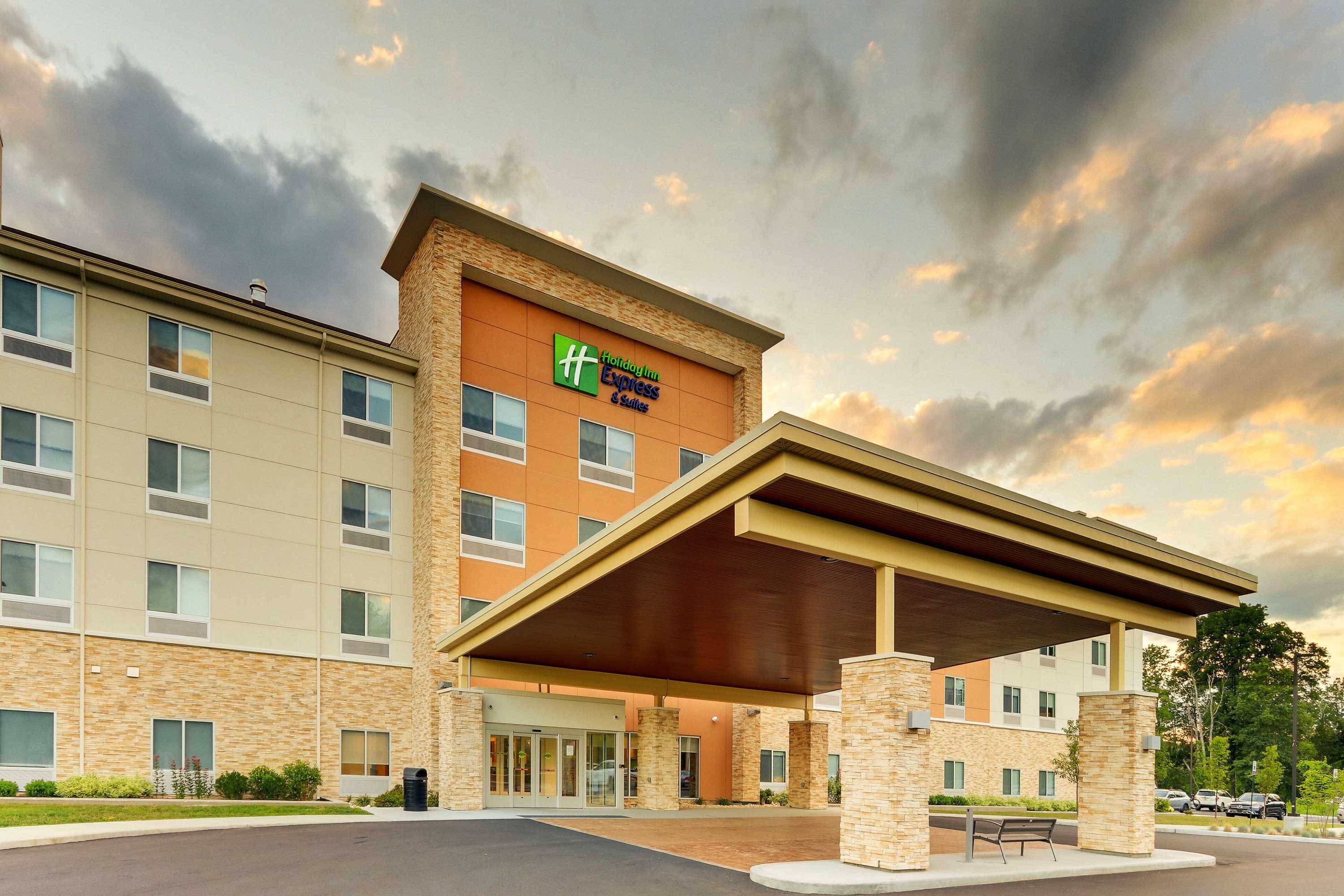 Gift card for Holiday Inn Express & Suites Saugerties - Hudson Valley by Ihg Gift card for Holiday Inn Express & Suites Saugerties - Hudson Valley by Ihg