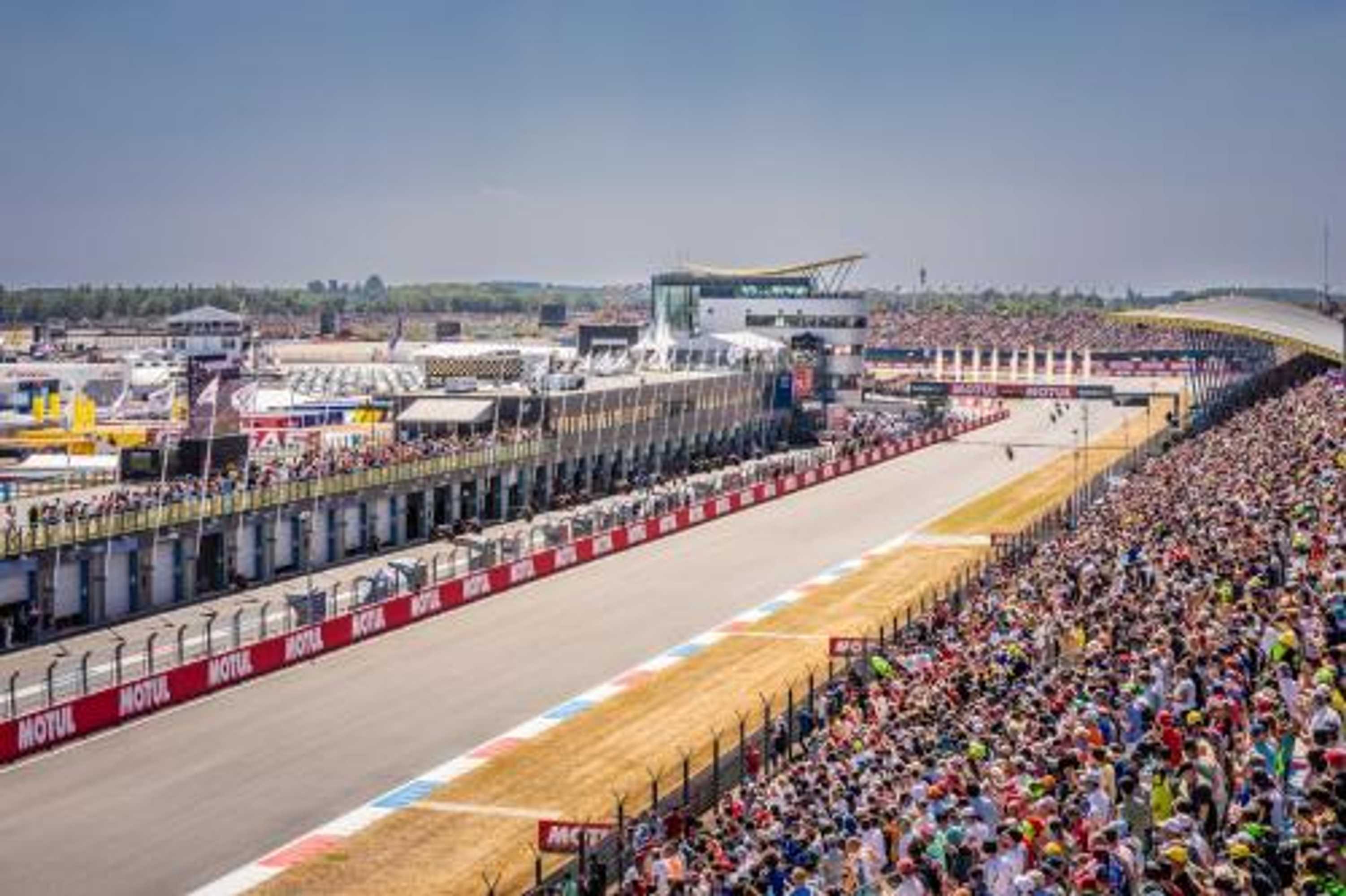 Gift card for 100 Jaar TT Circuit Assen 2025 Glamping Incl Stroom Gift card for 100 Jaar TT Circuit Assen 2025 Glamping Incl Stroom