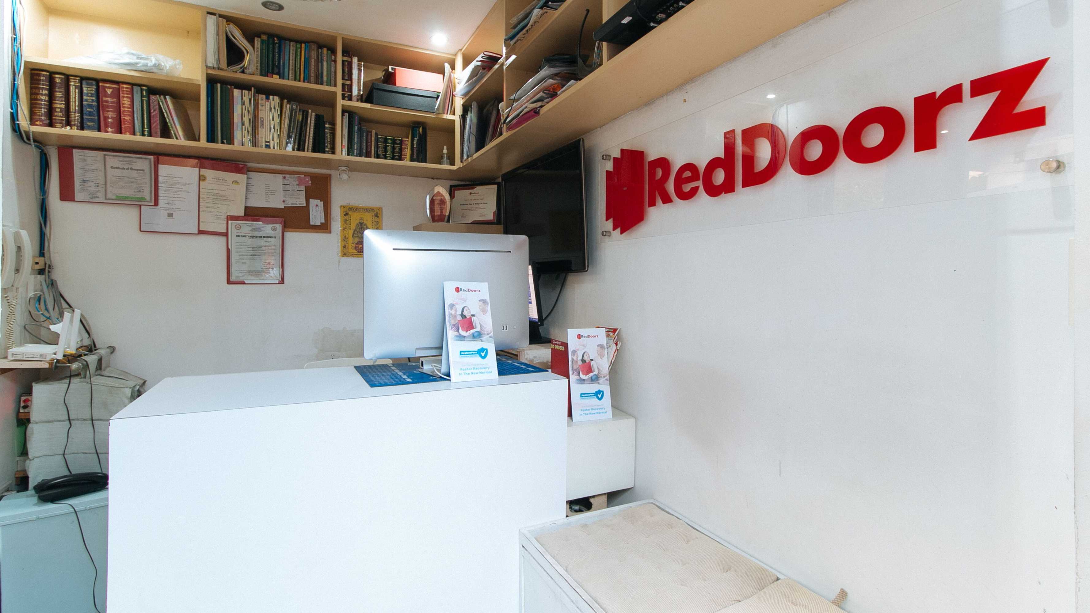 Gift card for Reddoorz Plus @ Ruby Las Pinas Weekly Stay Gift card for Reddoorz Plus @ Ruby Las Pinas Weekly Stay