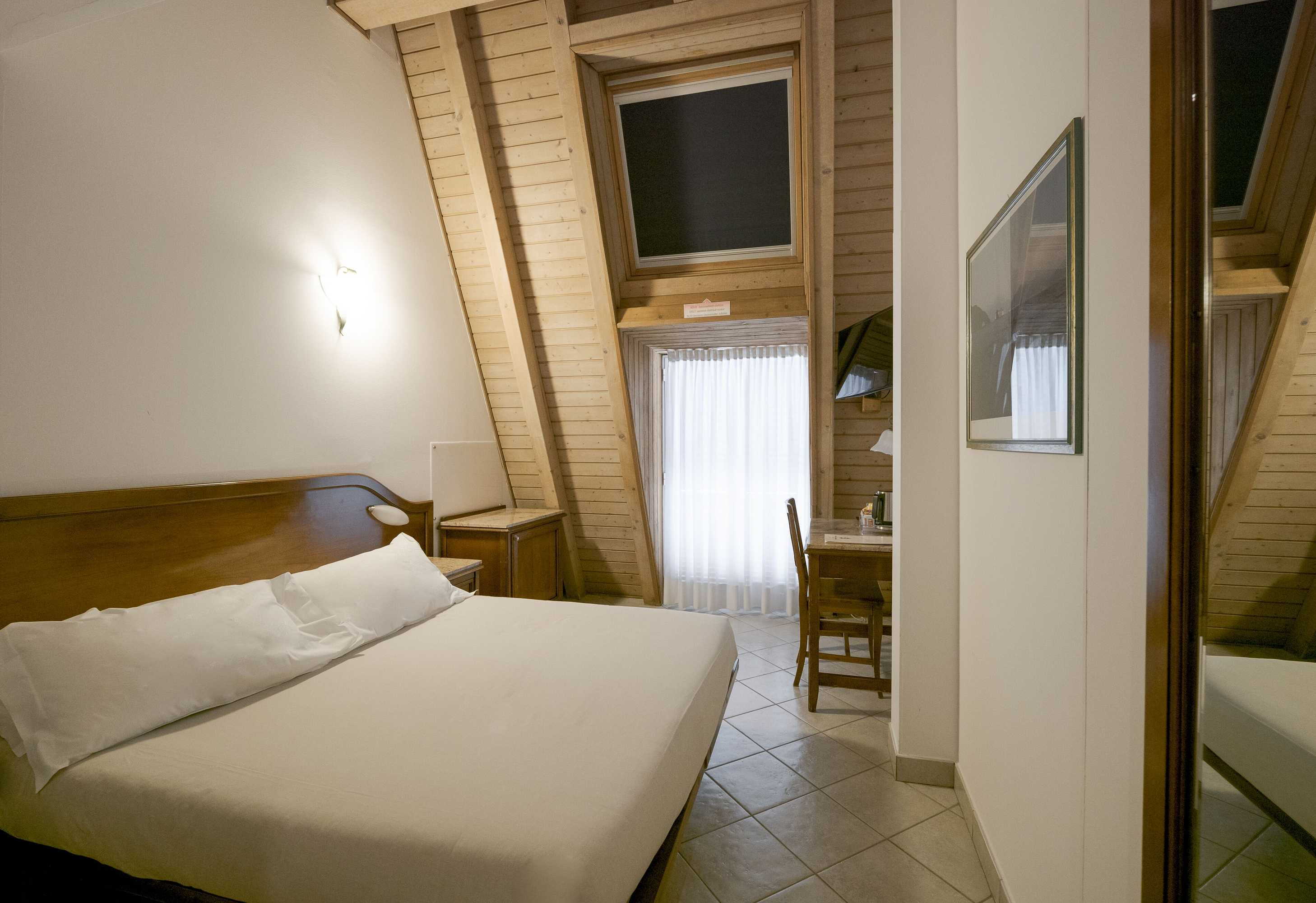 Gift card for Hotel Ungheria Varese 1946