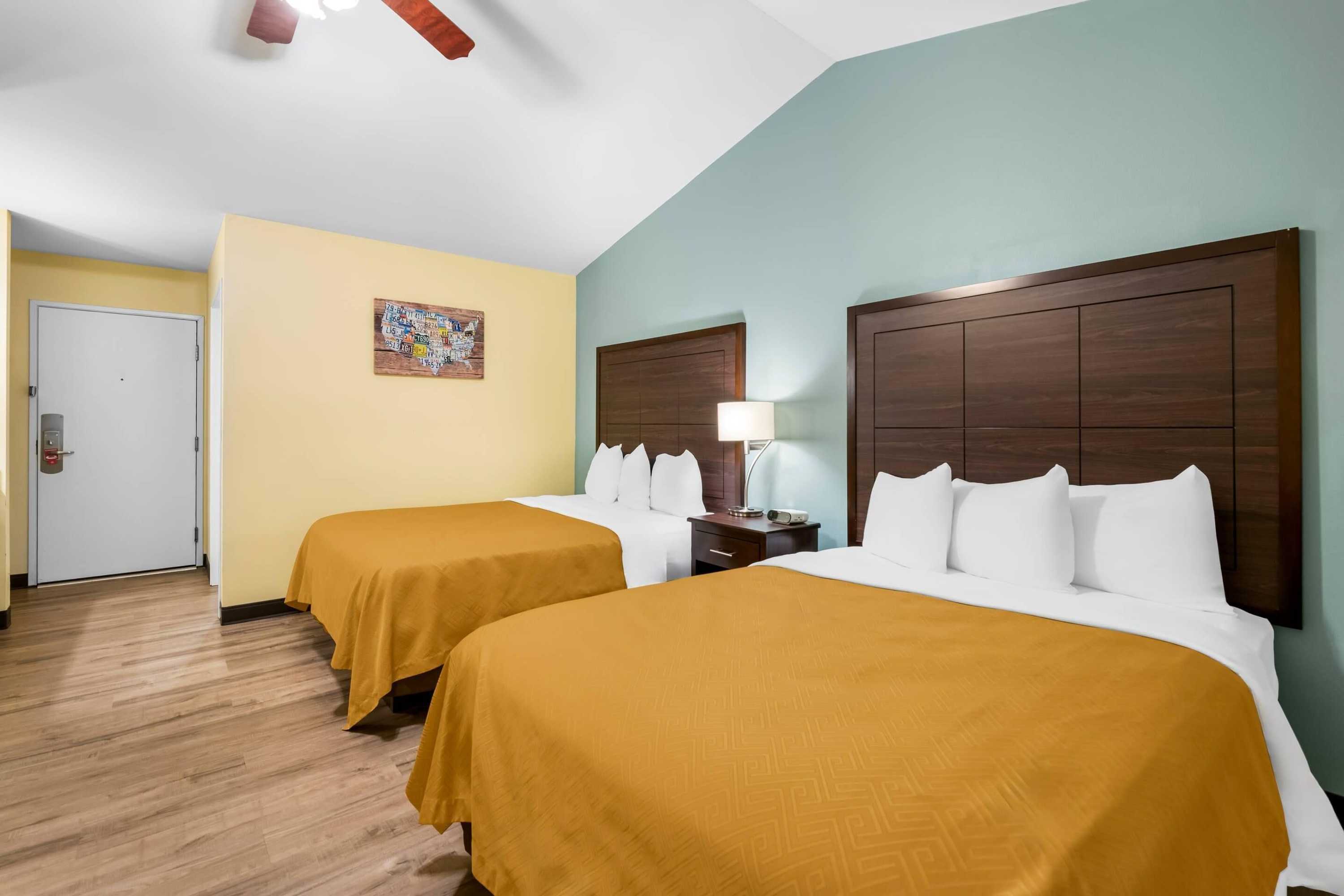 Gift card for Econo Lodge Inn & Suites Eau Claire South