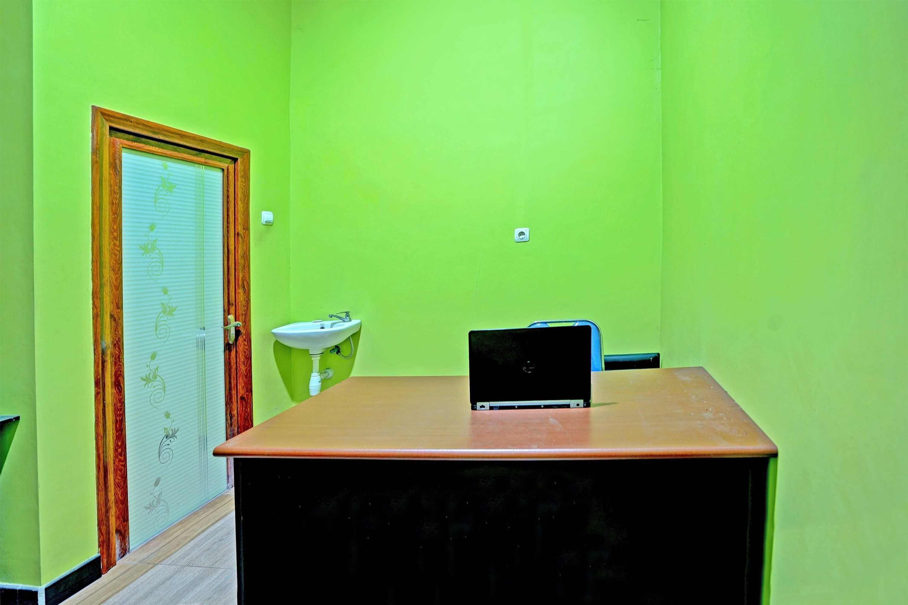 Gift card for Oyo Life 91884 Kost Kusuma Dewi Syariah Gift card for Oyo Life 91884 Kost Kusuma Dewi Syariah
