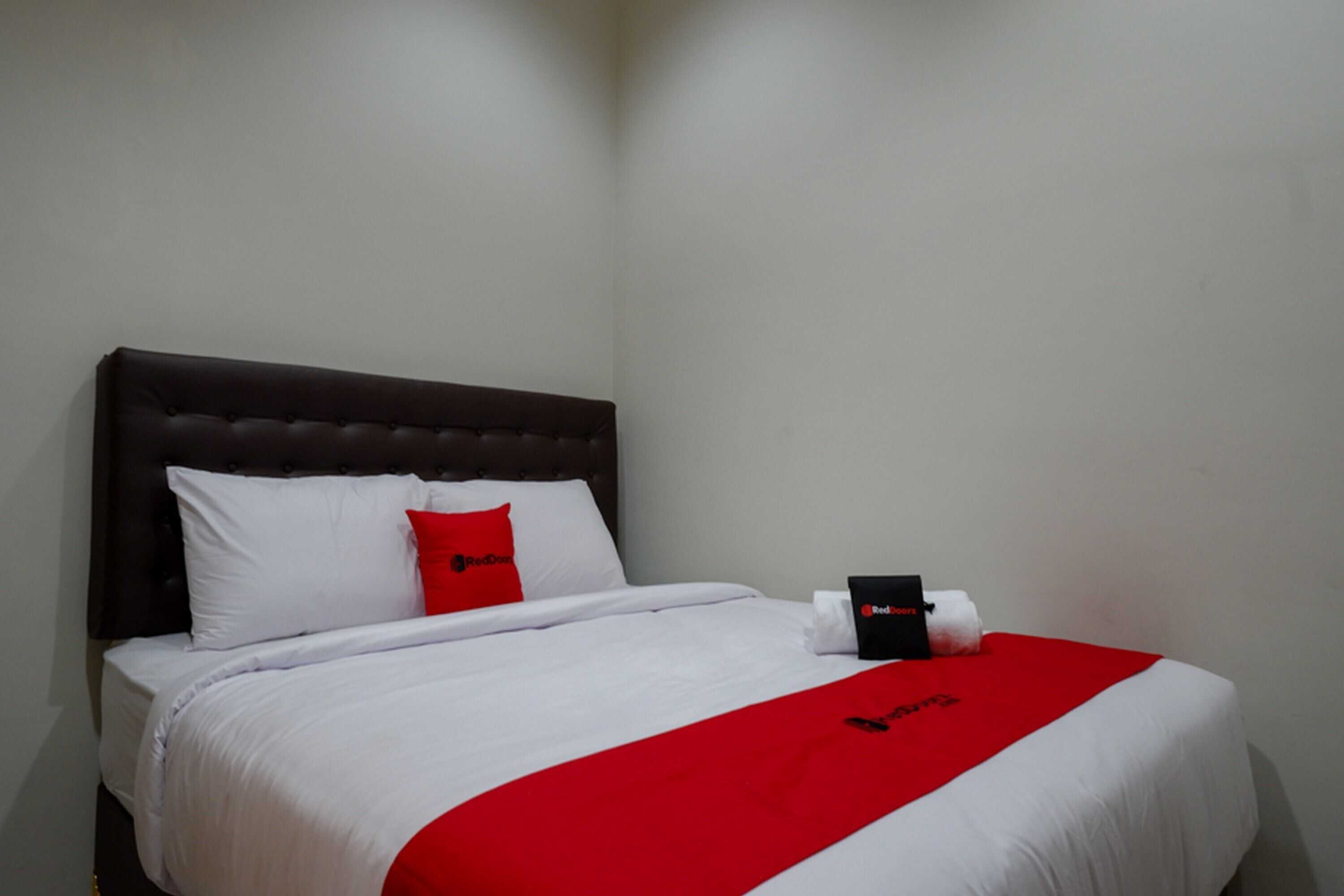 Gift card for Reddoorz @ Jalan Kartini Semarang