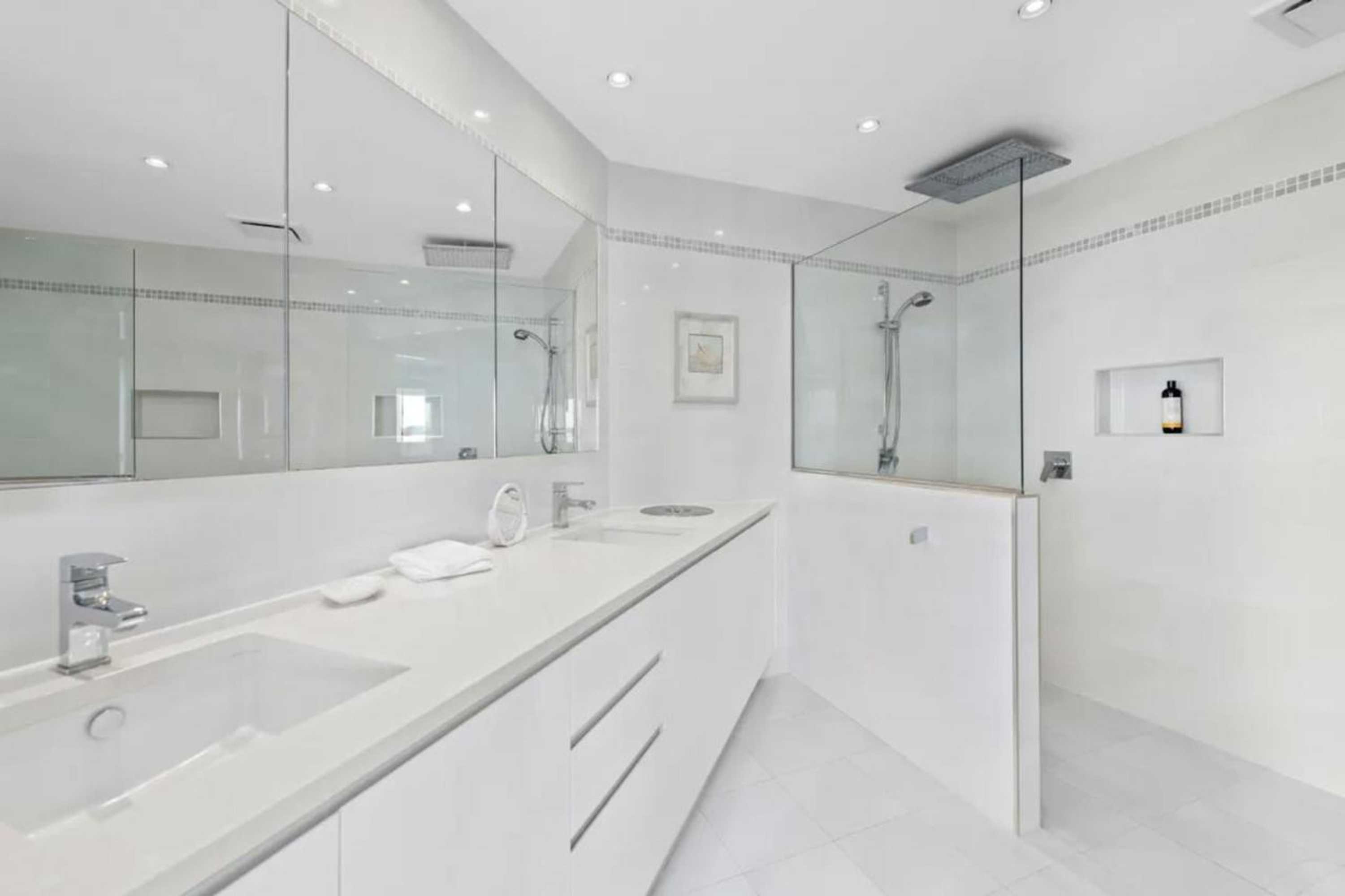 Gift card for Waterfront Wonderland 41 Foreshore Dr Stunning House With a Lift Linen Wi Fi And Ducted Air Conditioning Gift card for Waterfront Wonderland 41 Foreshore Dr Stunning House With a Lift Linen Wi Fi And Ducted Air Conditioning